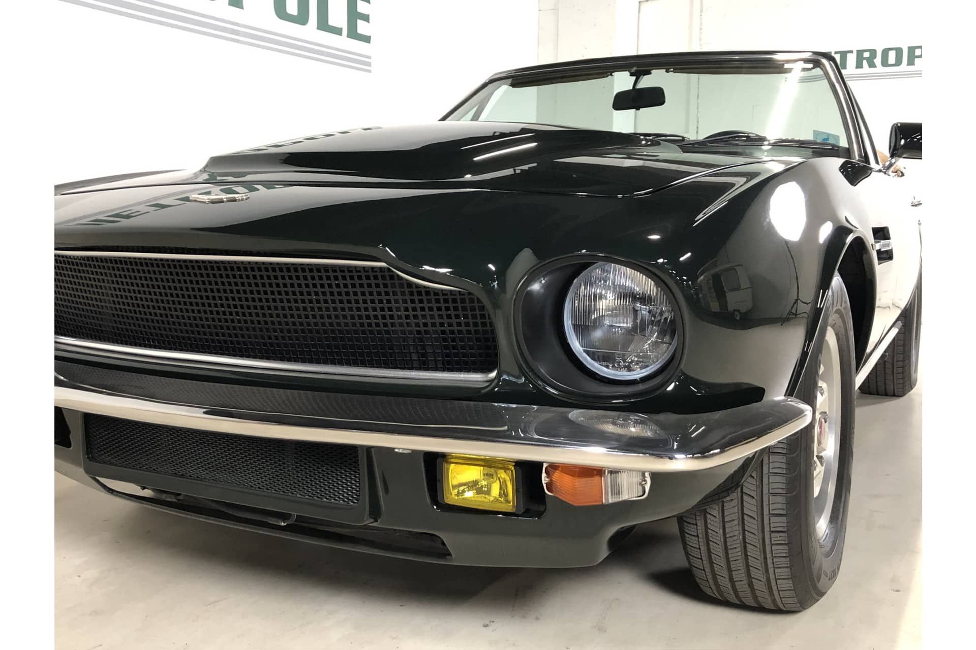Aston Martin V8 Volante 10