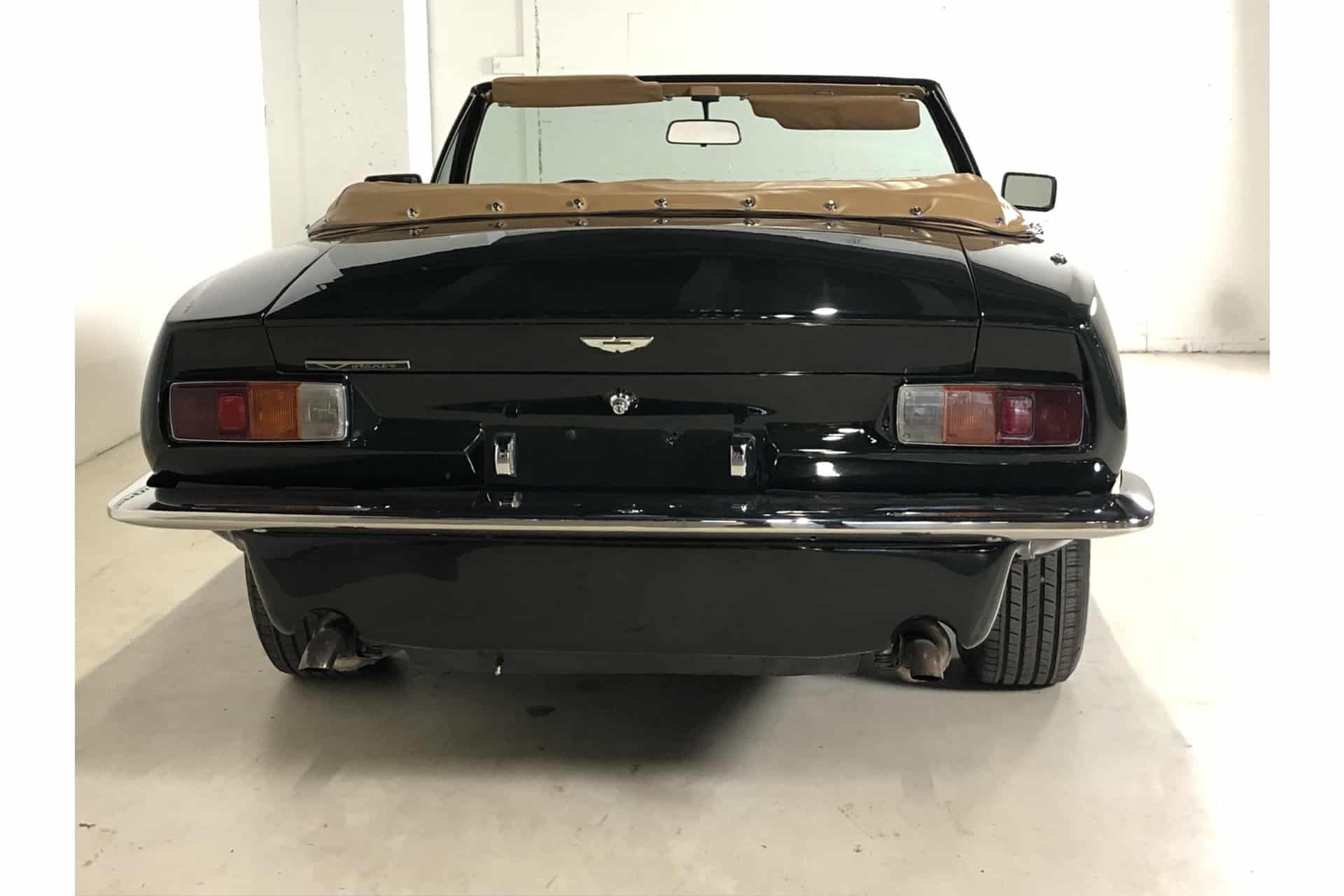 Aston Martin V8 Volante 12