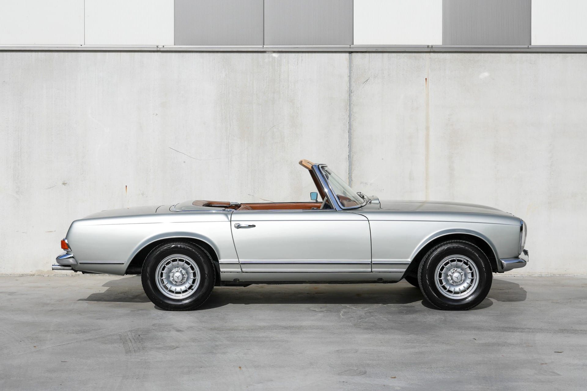 Mercedes-Benz 280SL Pagode 10