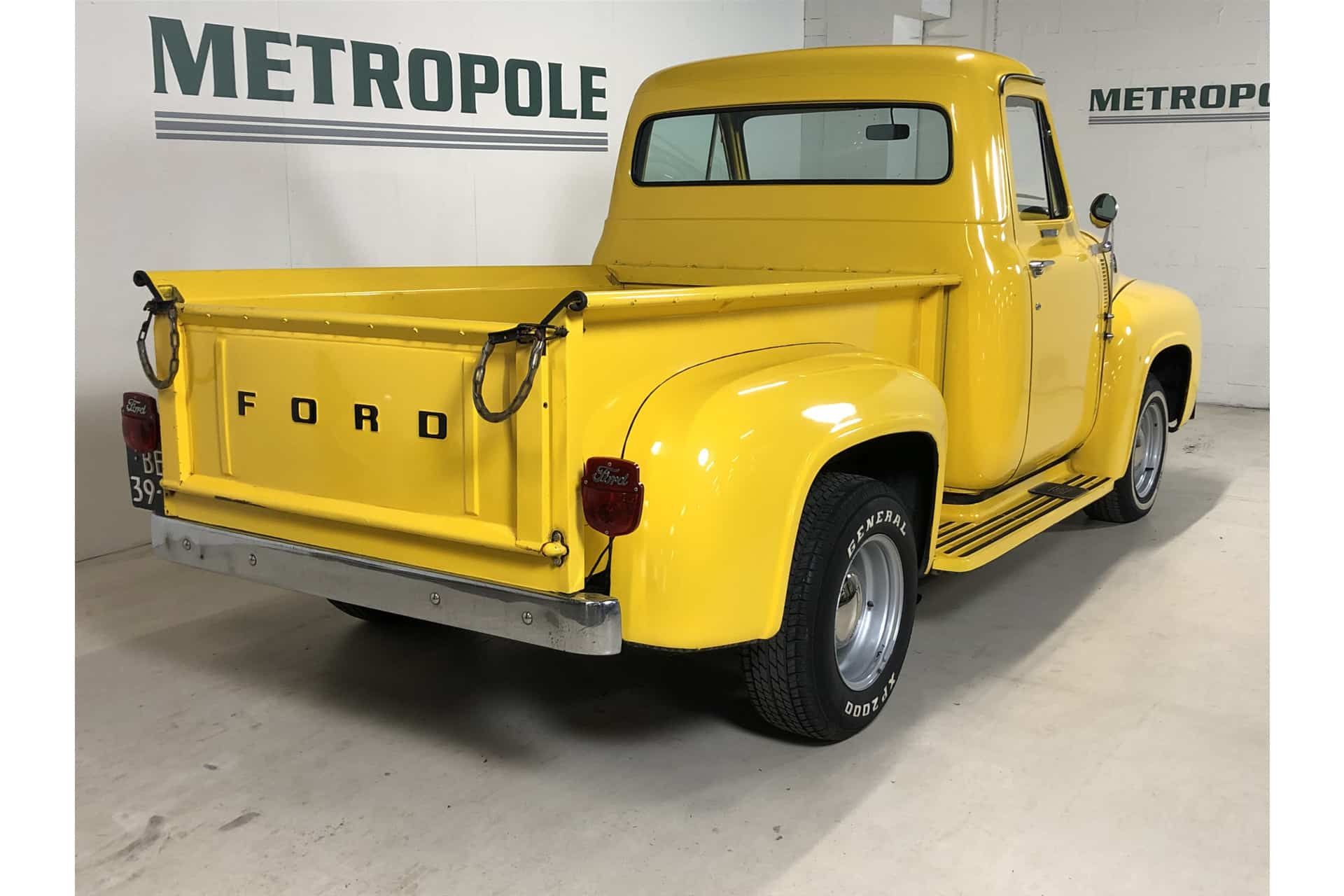 Ford F100 V8 6