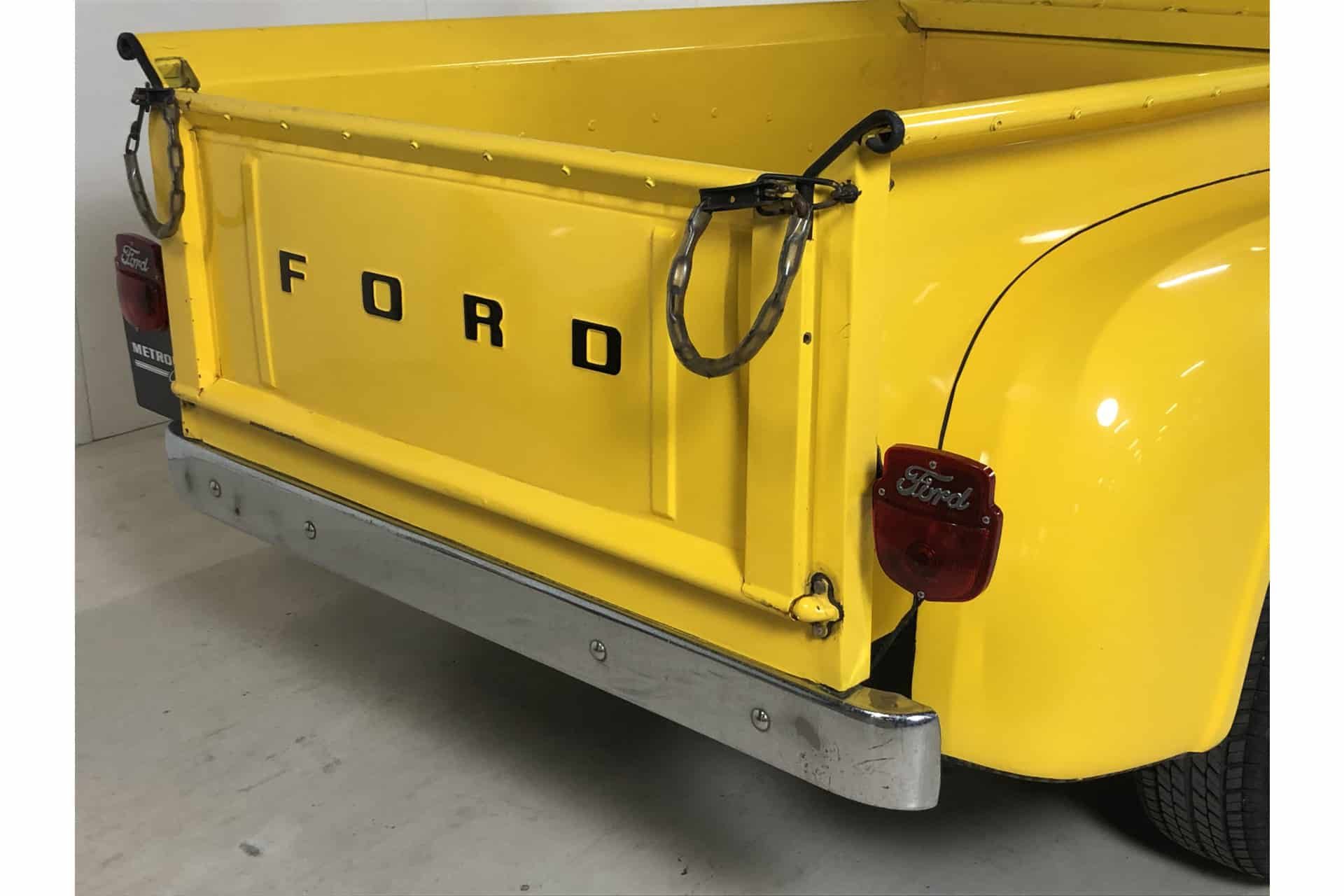 Ford F100 V8 8
