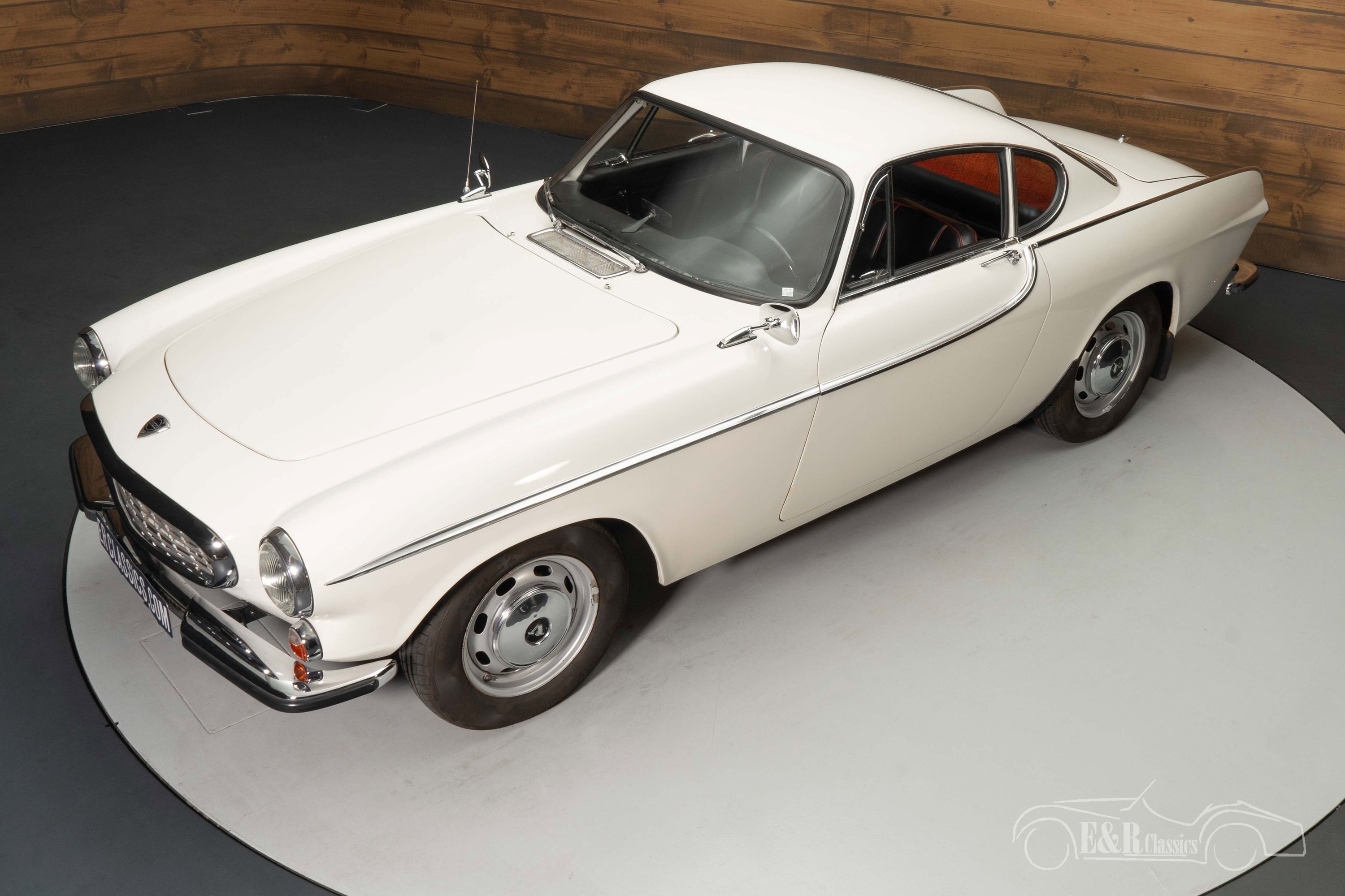 Volvo P1800S 4
