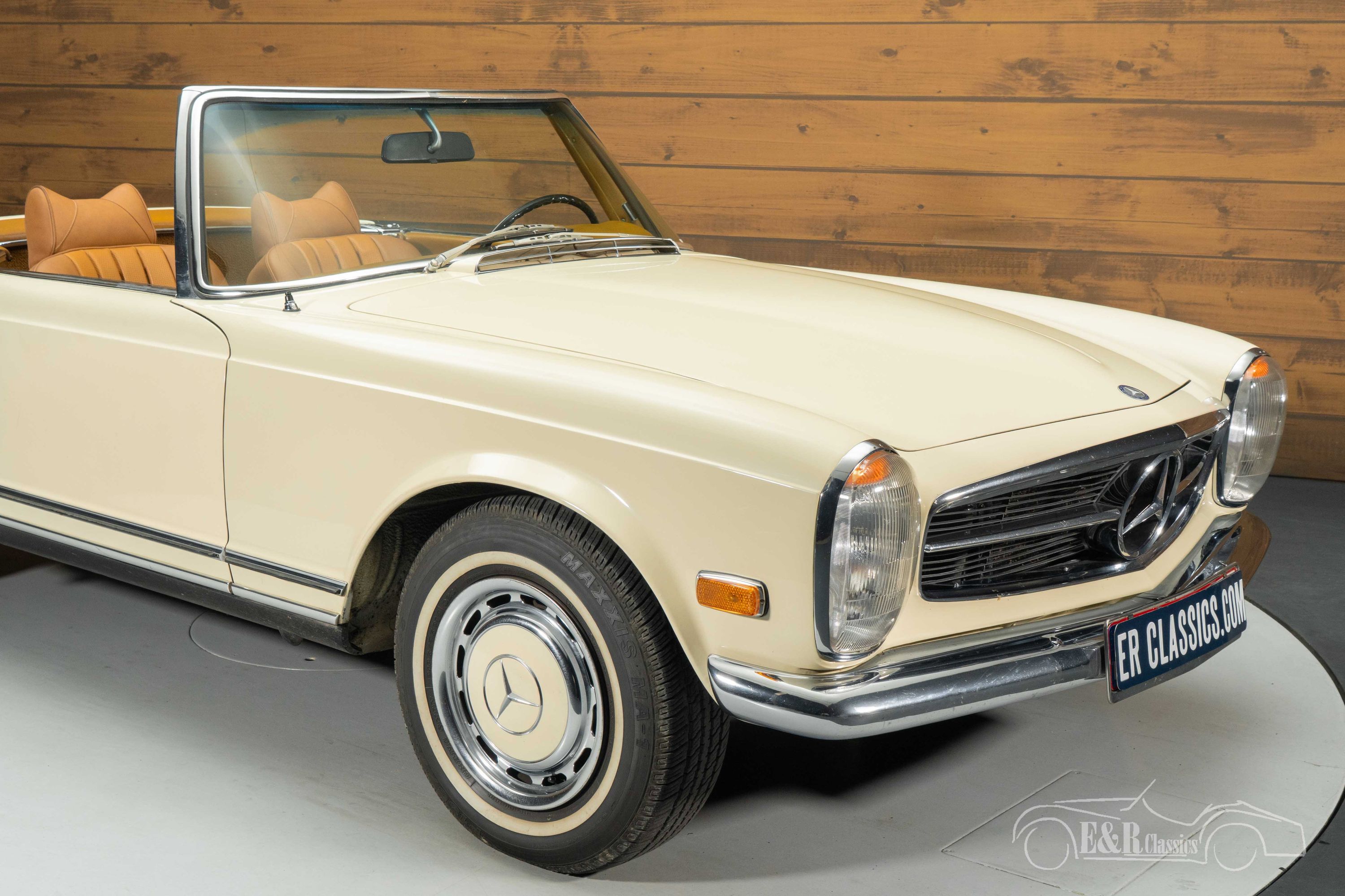 Mercedes-Benz 280 SL 6