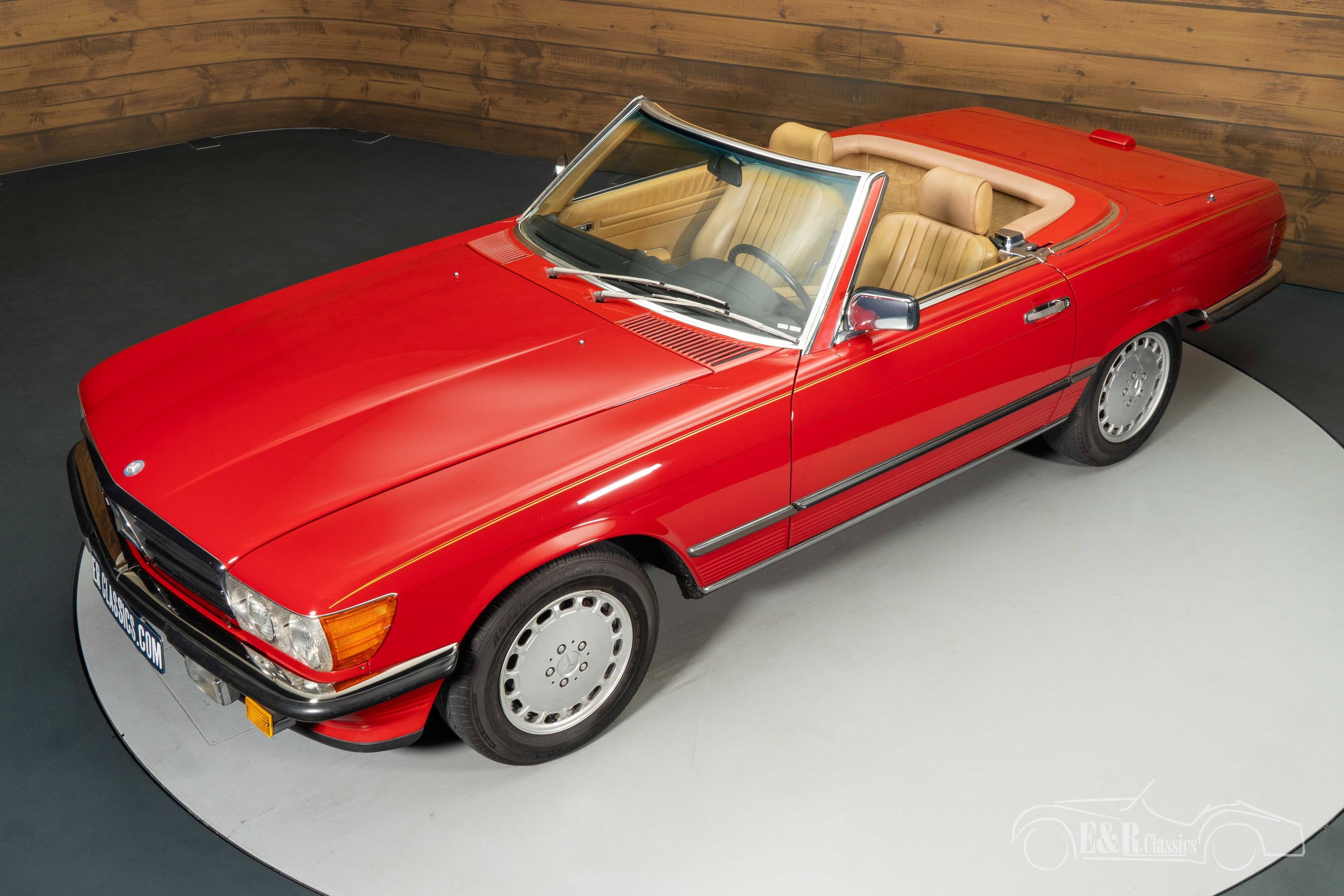 Mercedes-Benz 560 SL 2