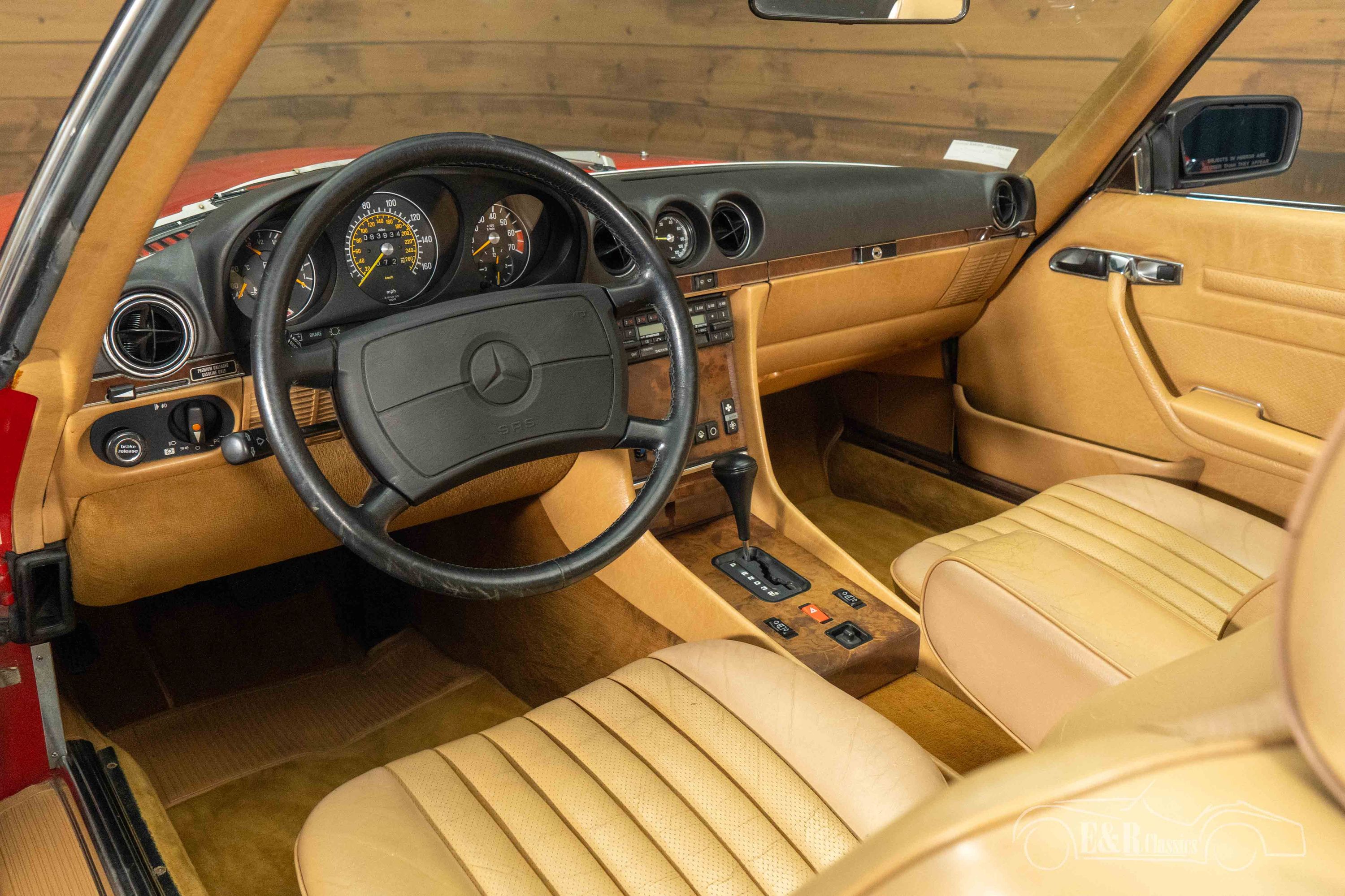 Mercedes-Benz 560 SL 3