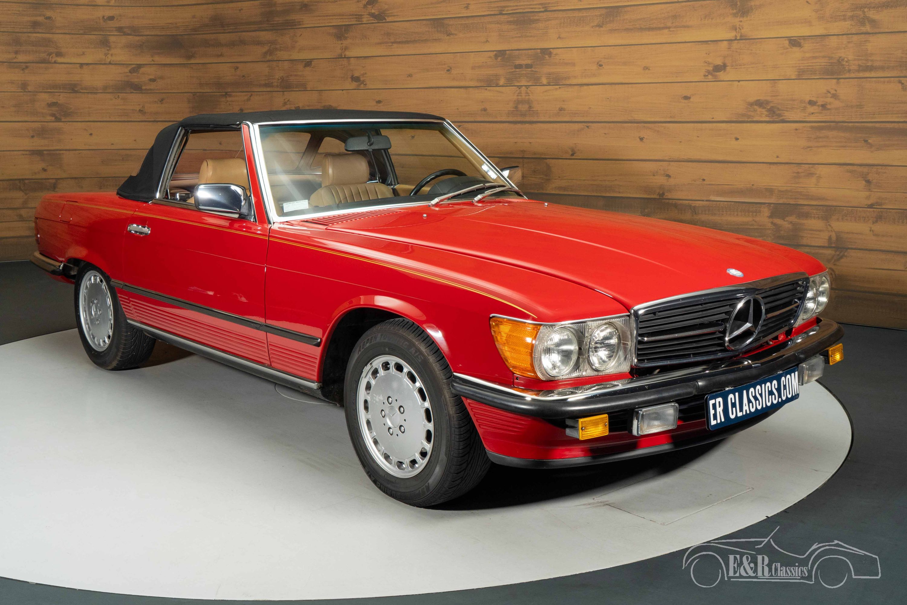 Mercedes-Benz 560 SL 10