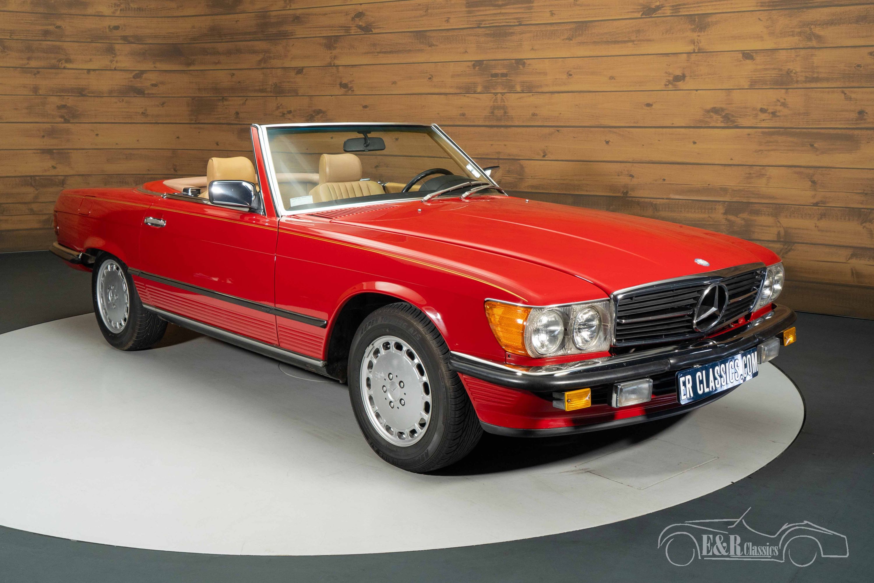 Mercedes-Benz 560 SL 11
