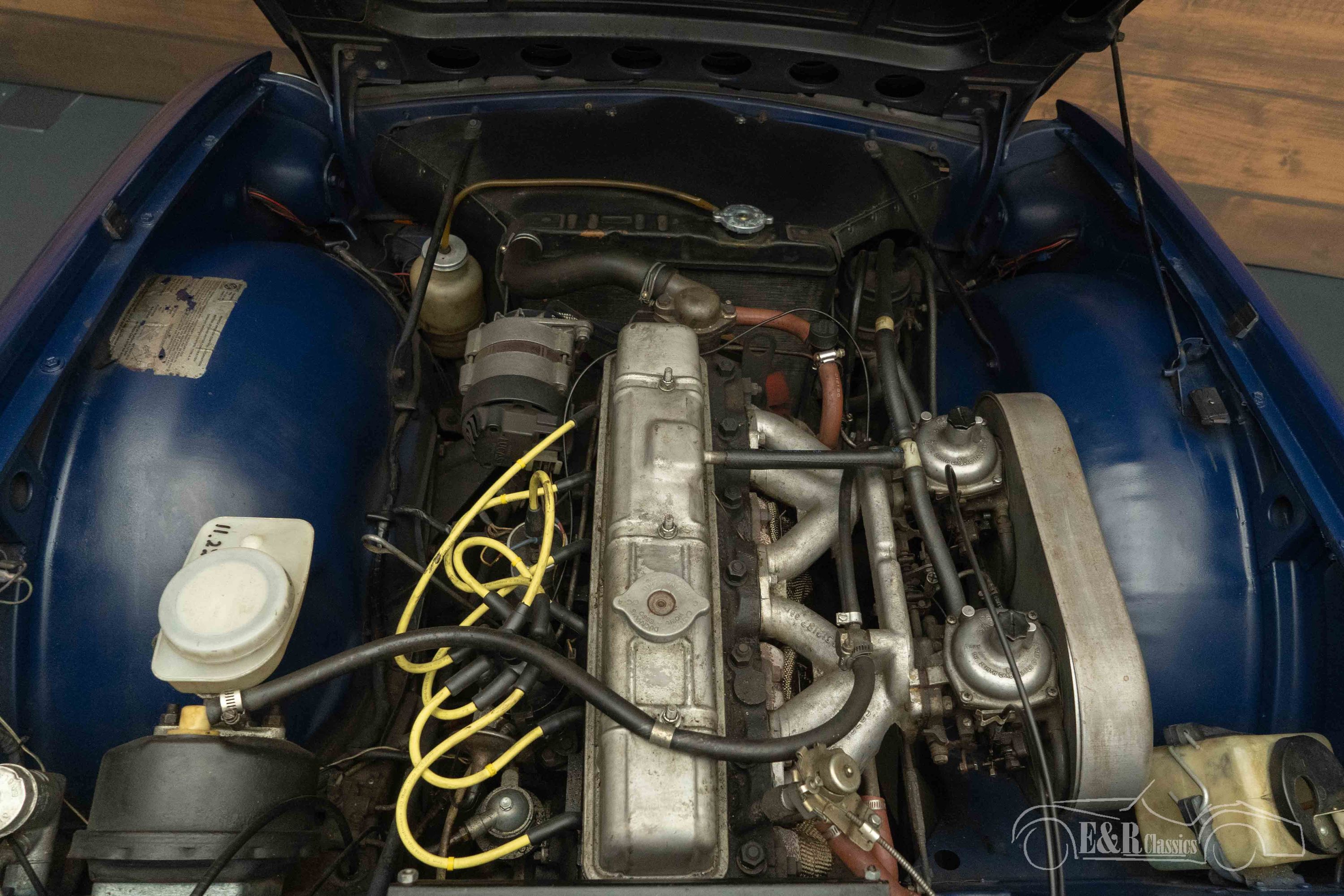 Triumph TR6 4