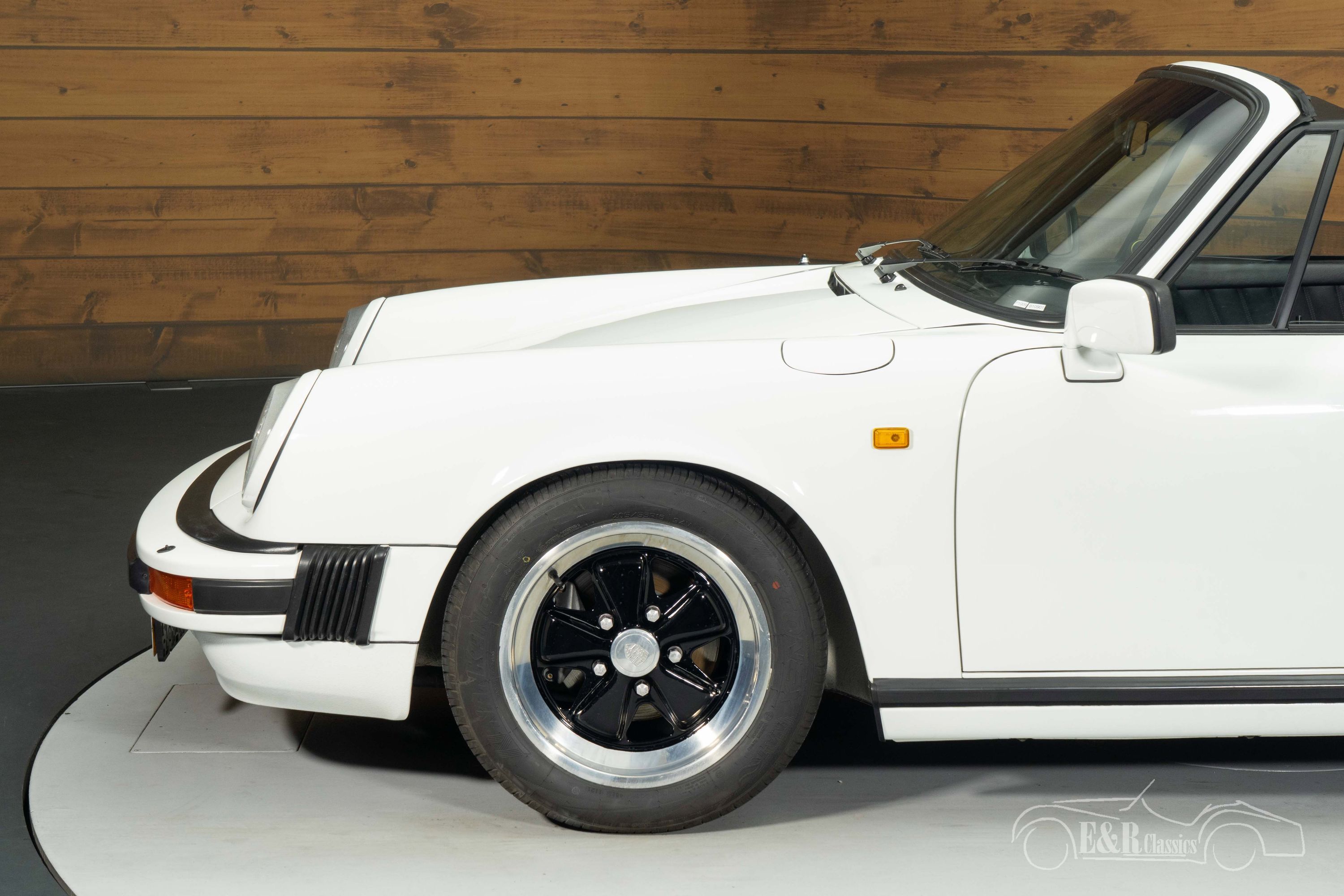 Porsche 911 SC cabriolet 10