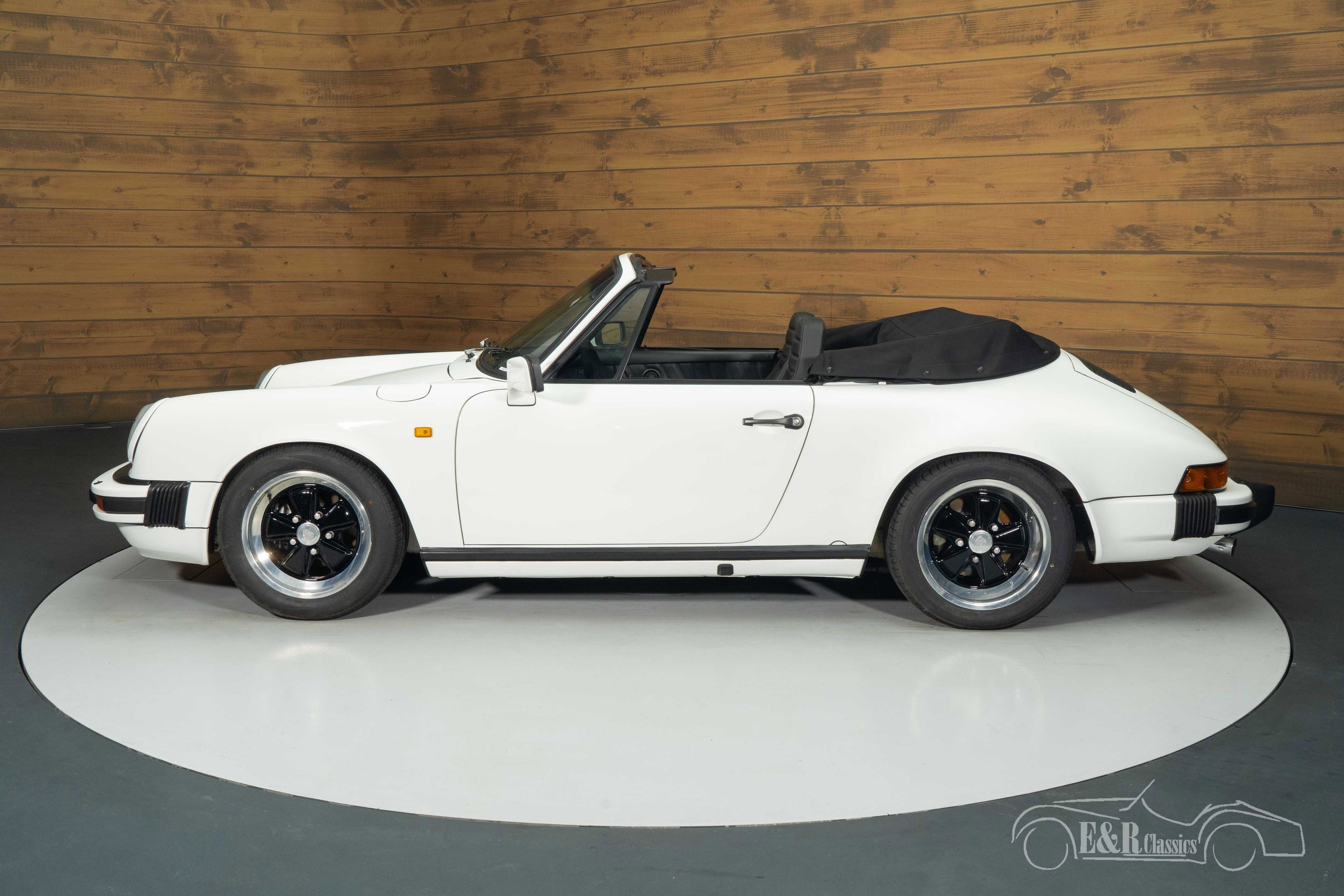 Porsche 911 SC cabriolet 11