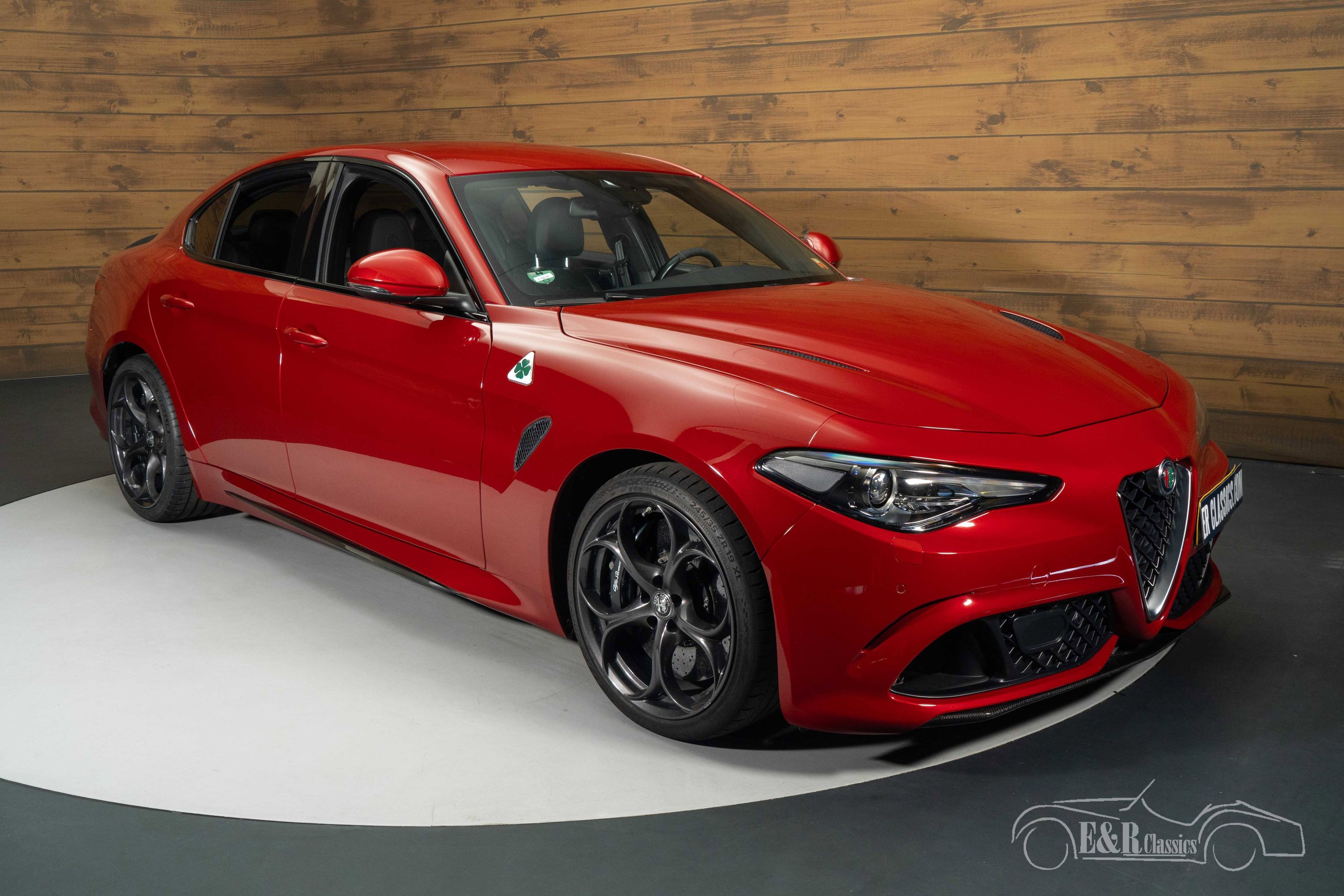 Alfa Romeo Giulia Quadrifoglio 5