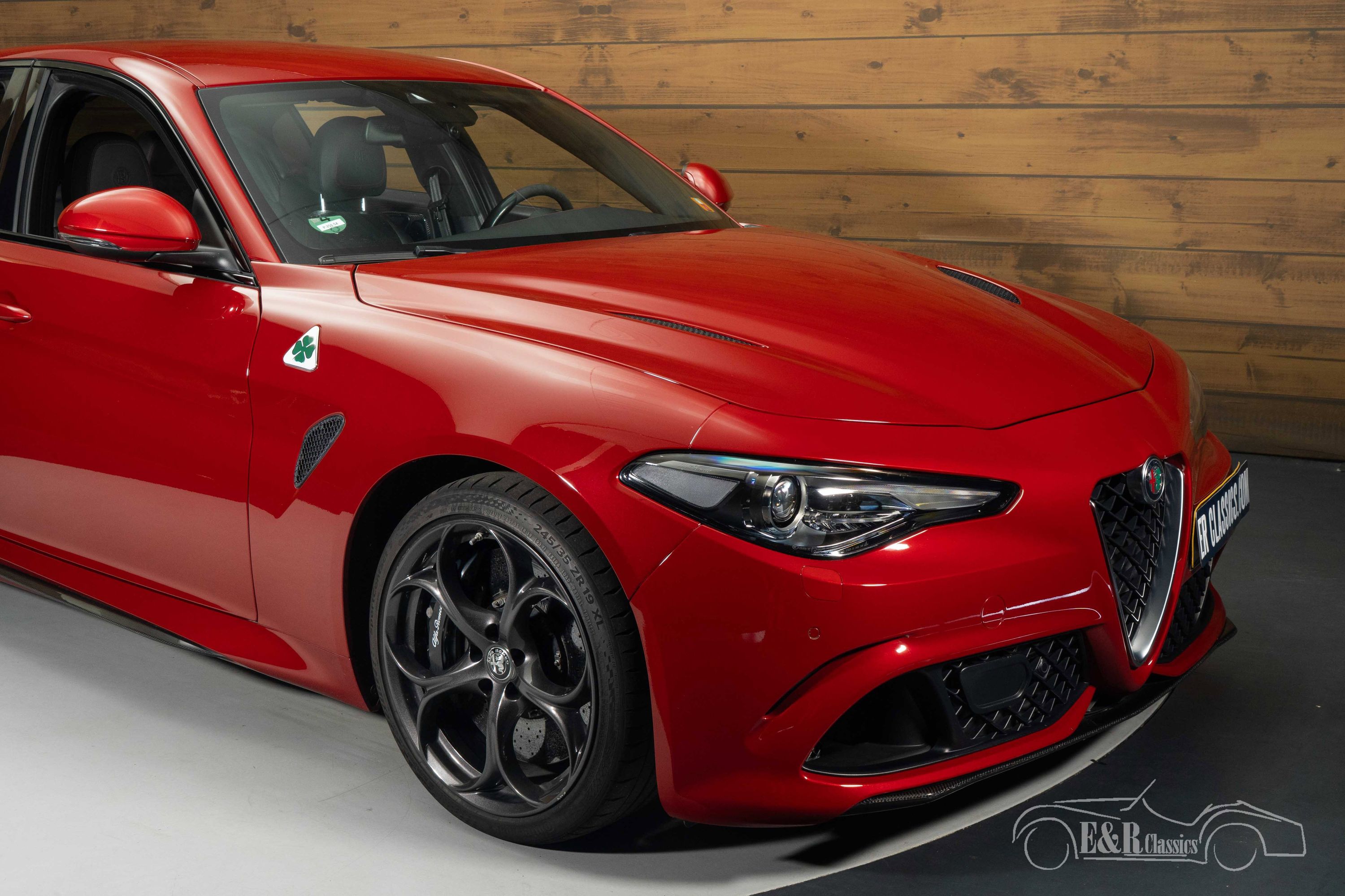 Alfa Romeo Giulia Quadrifoglio 6