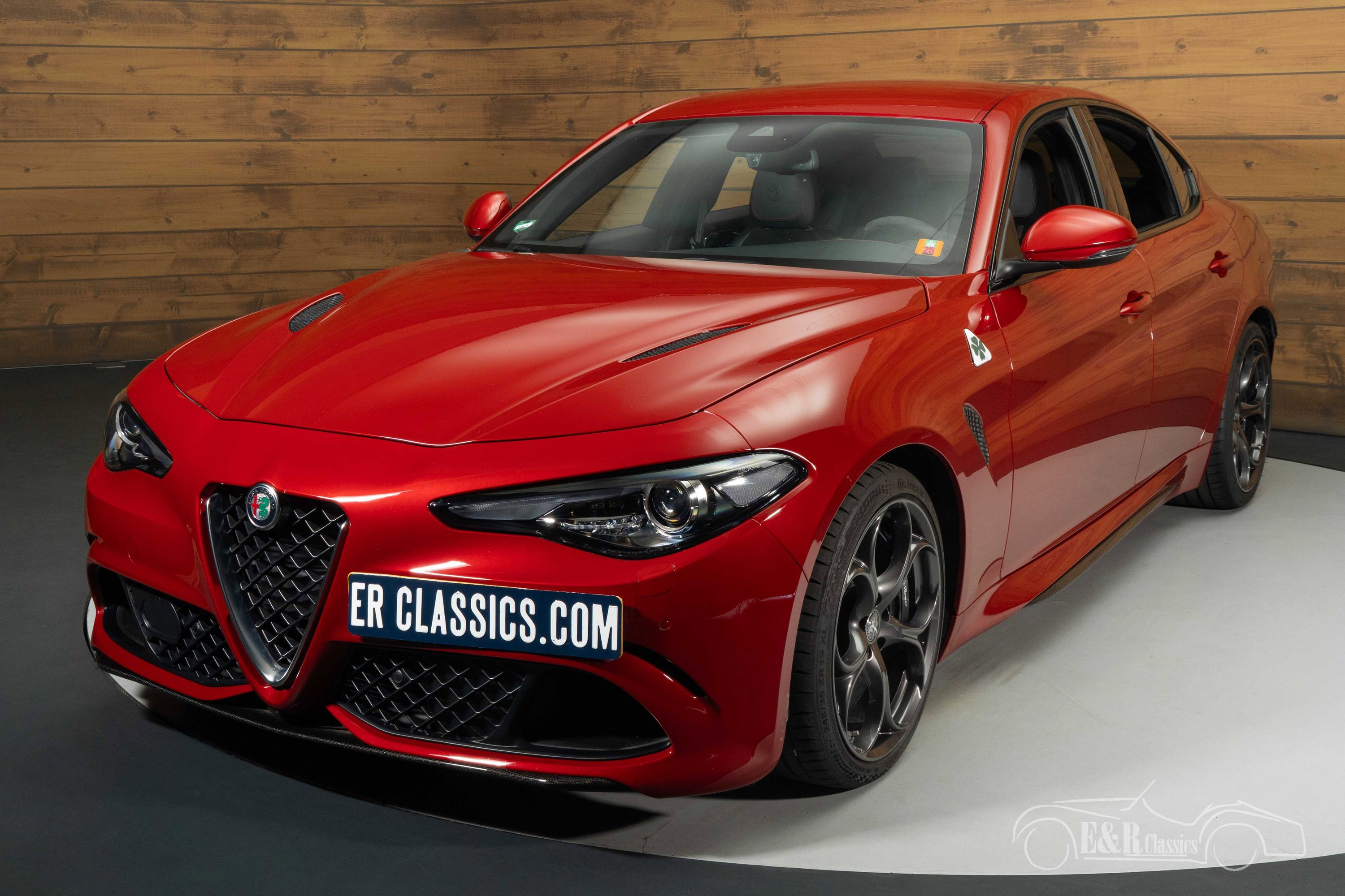Alfa Romeo Giulia Quadrifoglio 8
