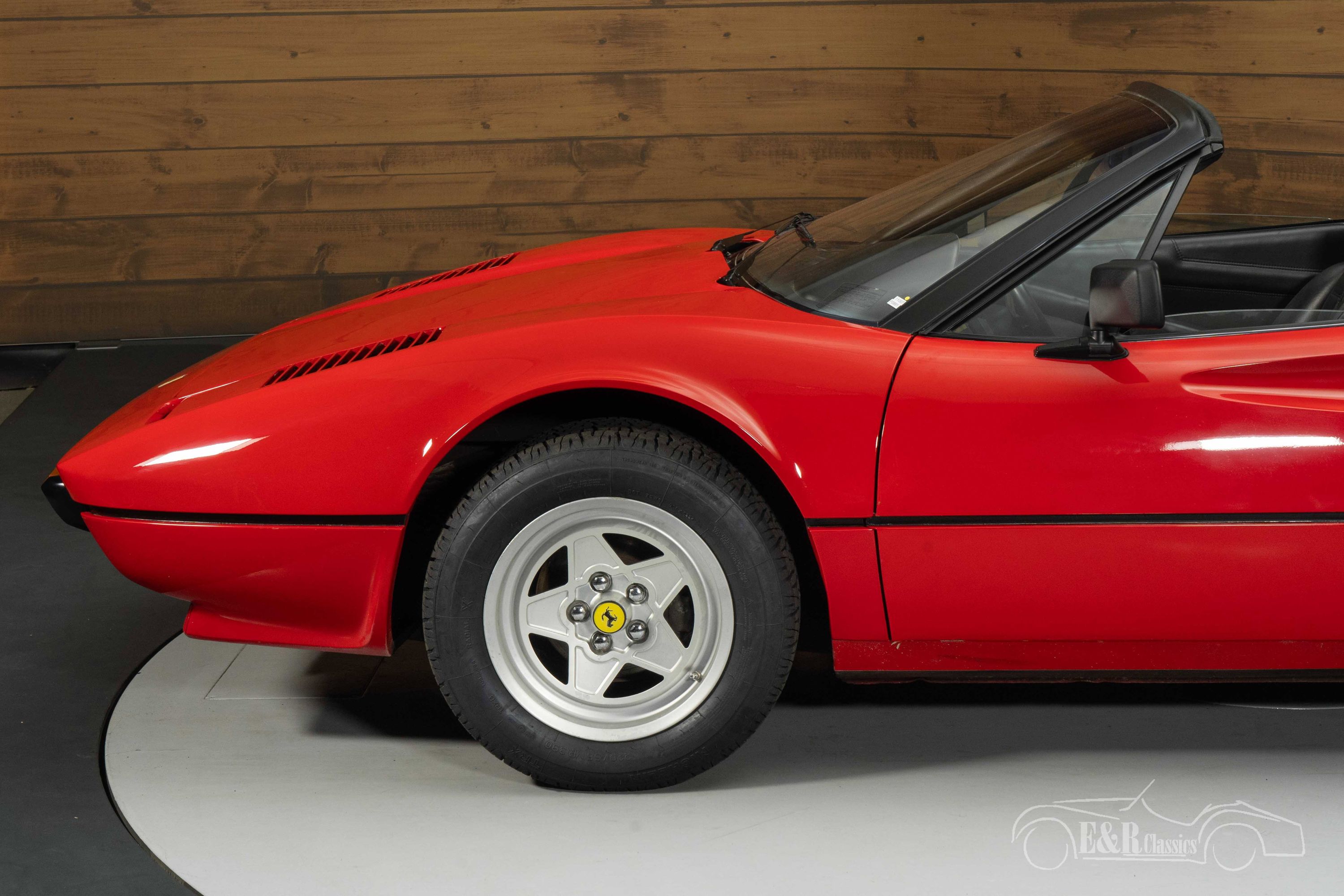 Ferrari 308 GTSi 10