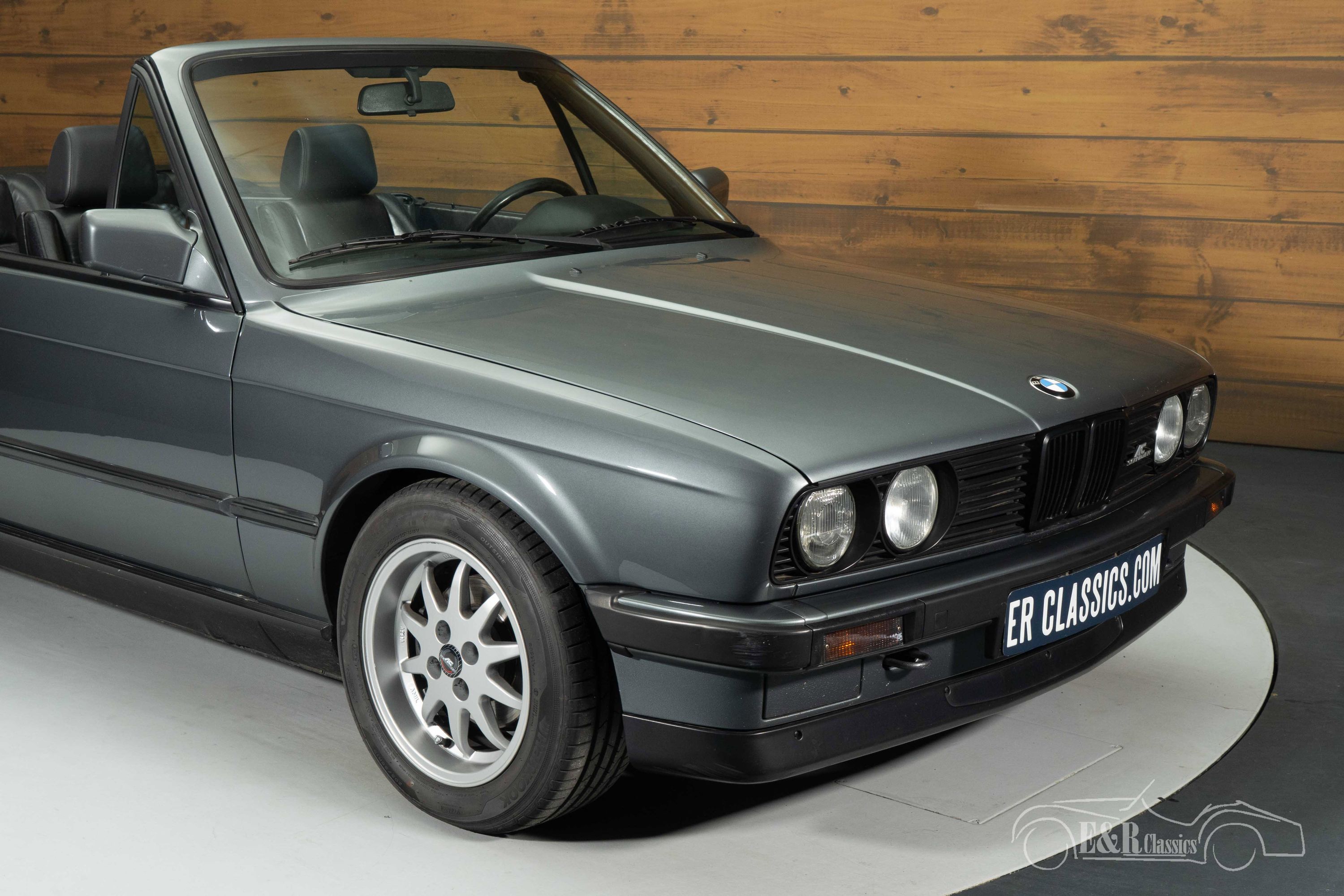BMW 320i Cabriolet 6