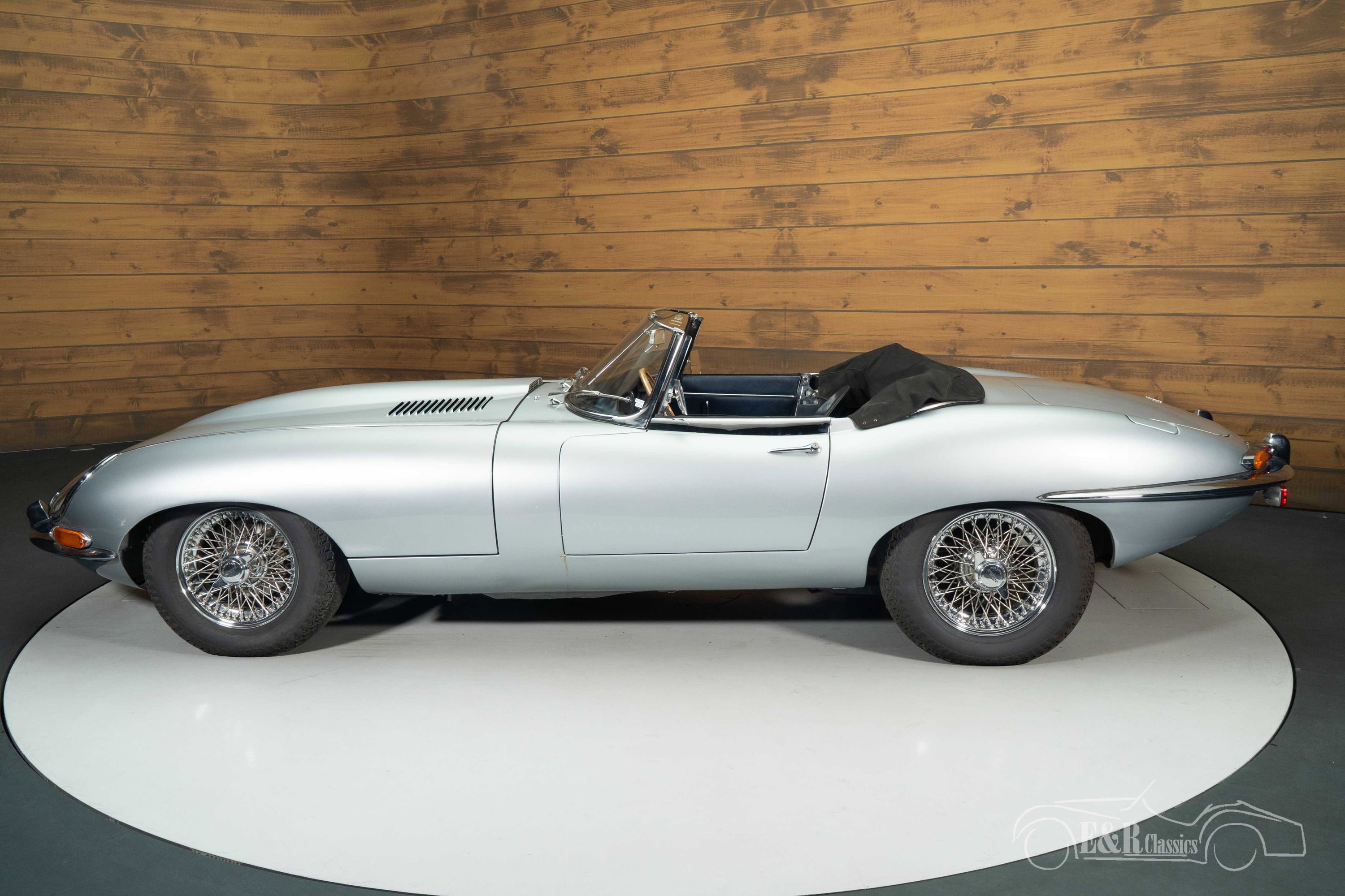 Jaguar E-Type 11