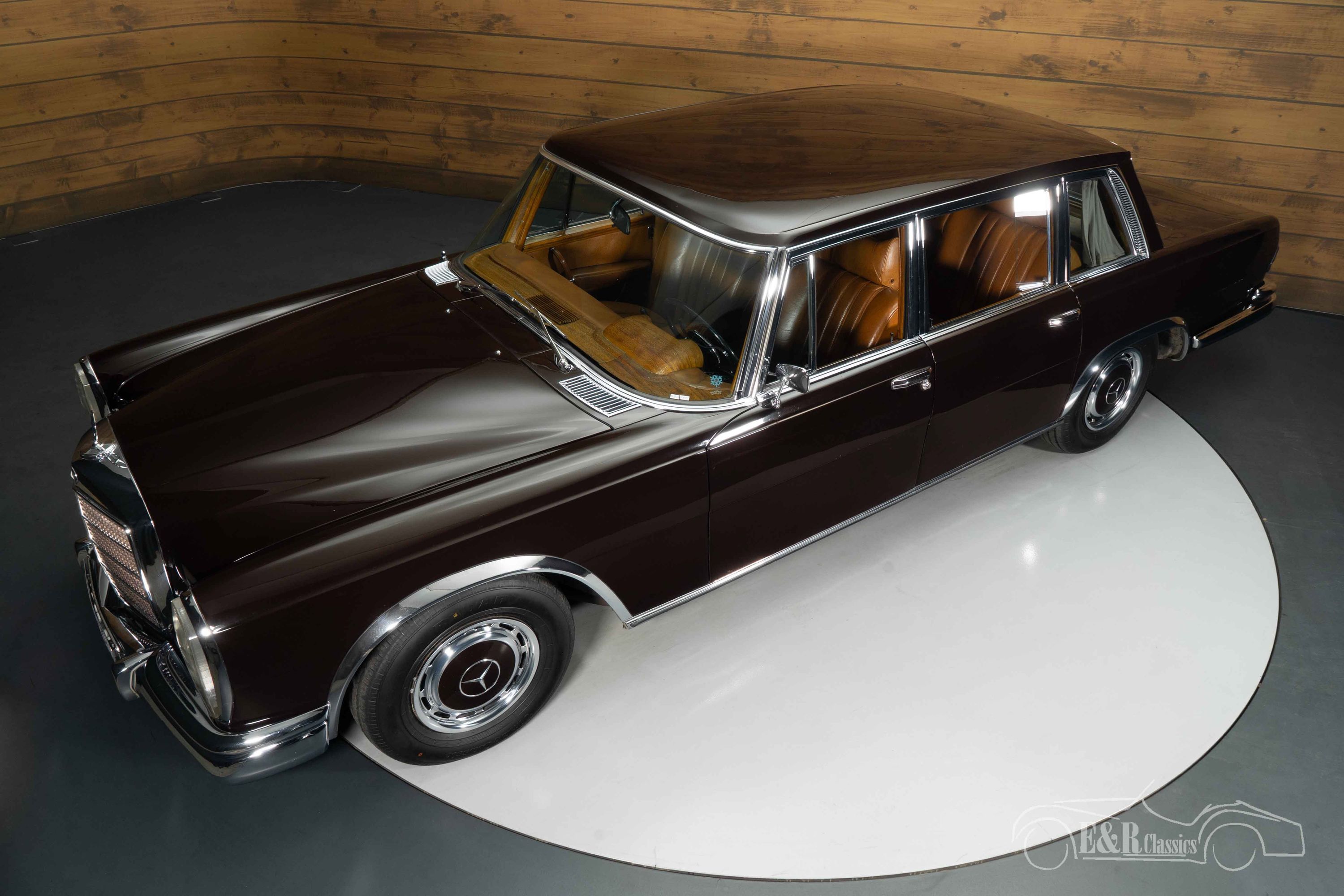 Mercedes-Benz 600 2