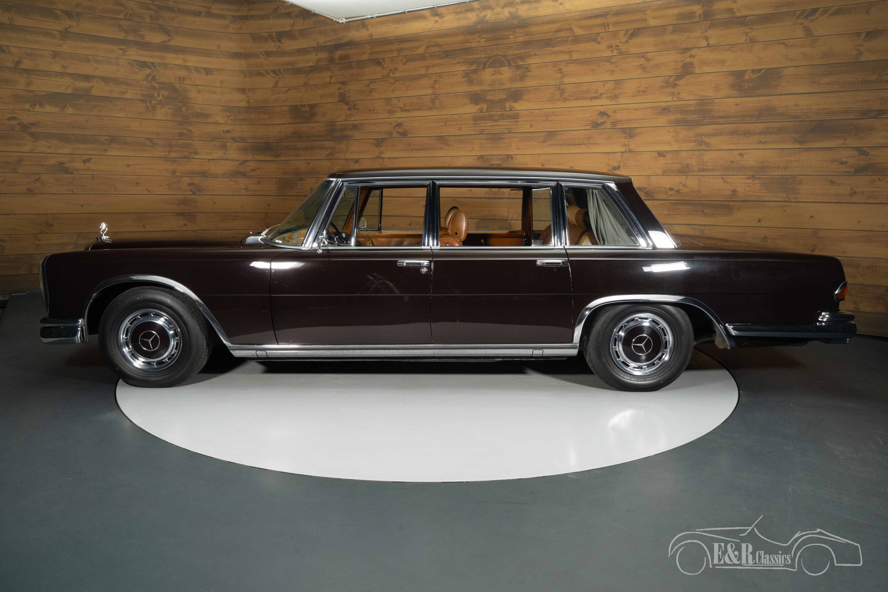 Mercedes-Benz 600 11