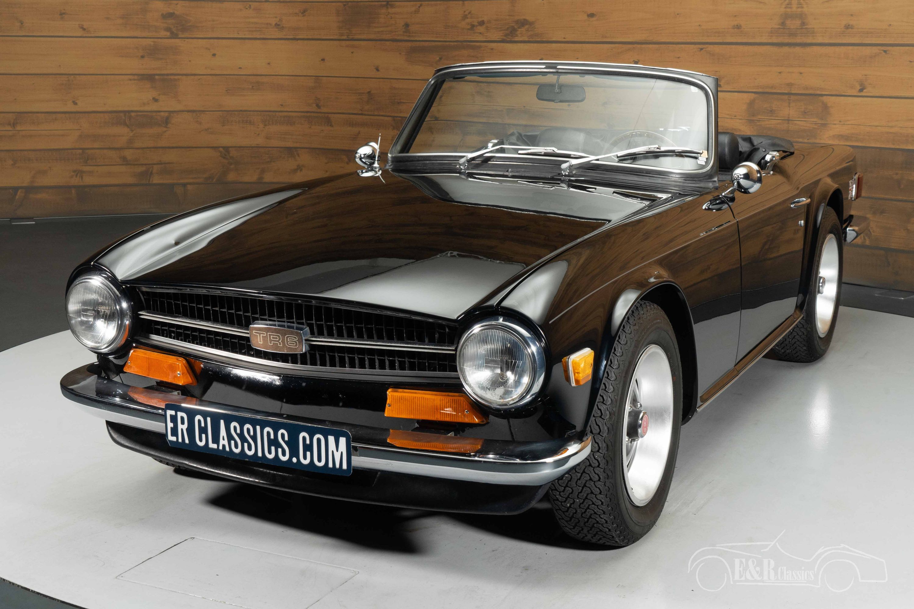 Triumph TR6 8