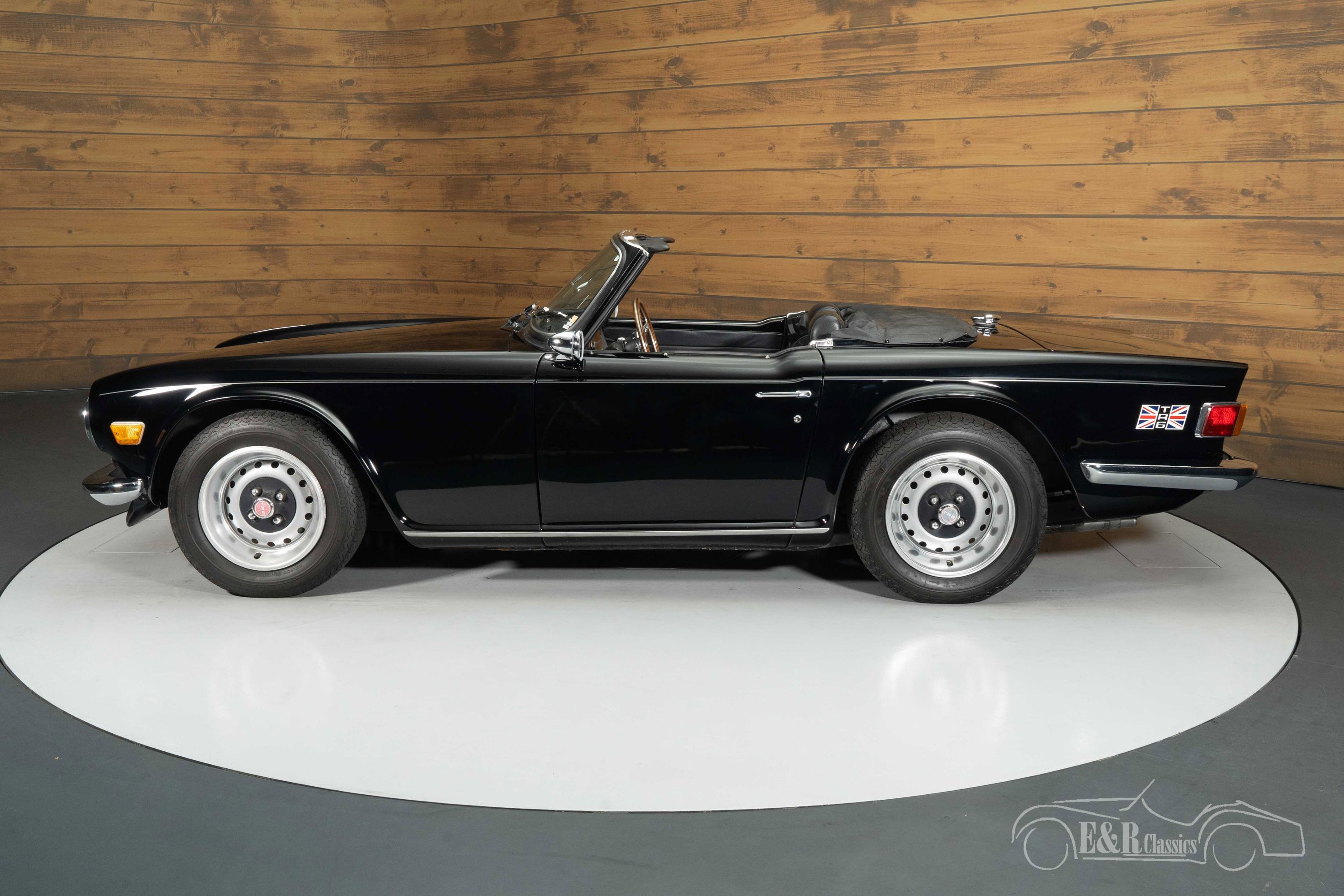 Triumph TR6 11