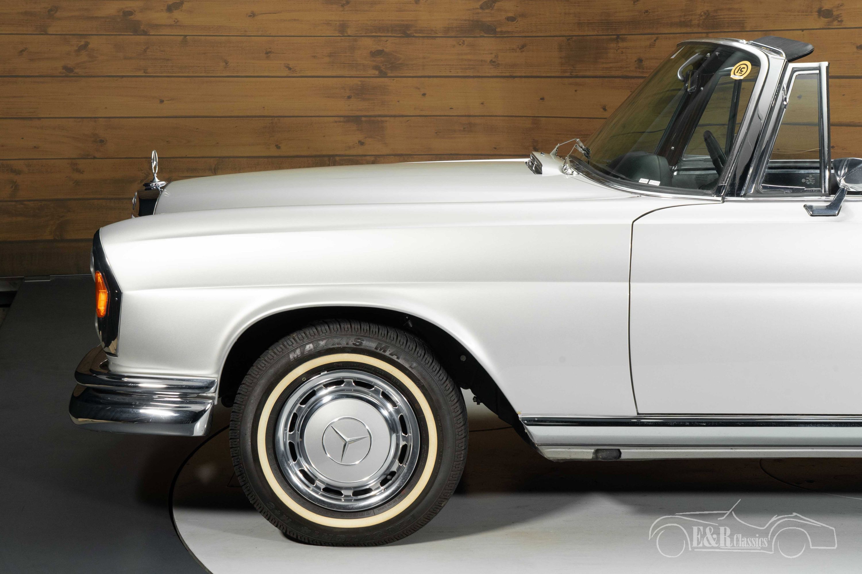 Mercedes-Benz 280 SE Cabriolet 9