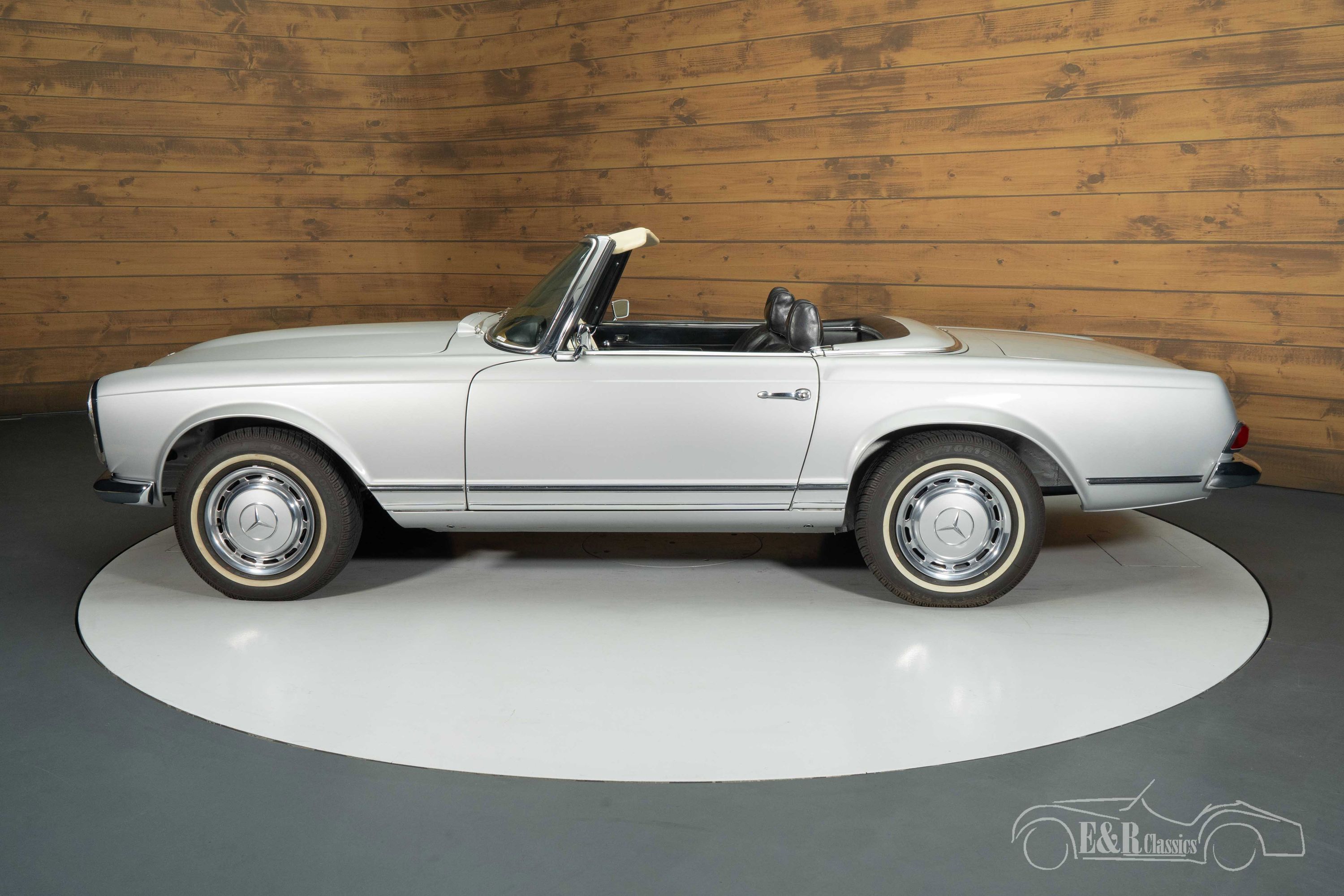 Mercedes-Benz 280 SL 11