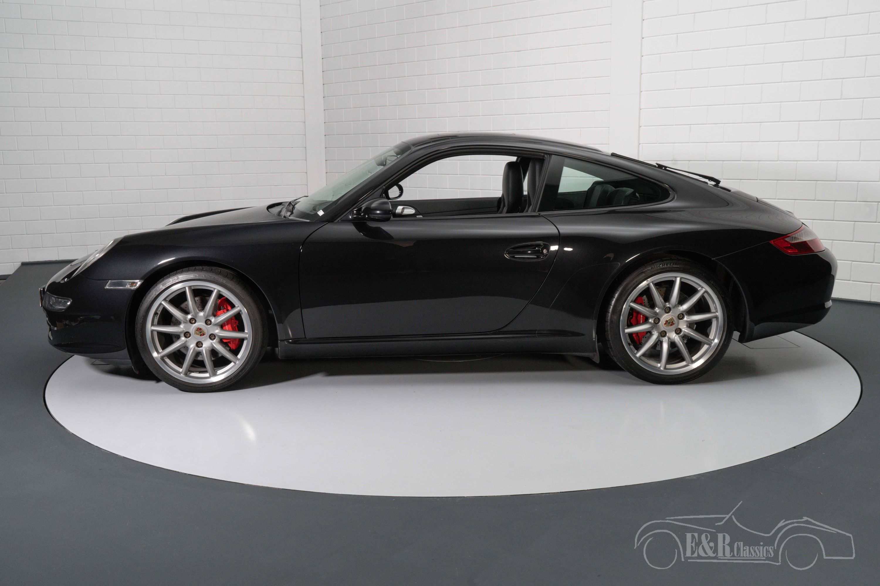 Porsche 911 Carrera S Coupe 8