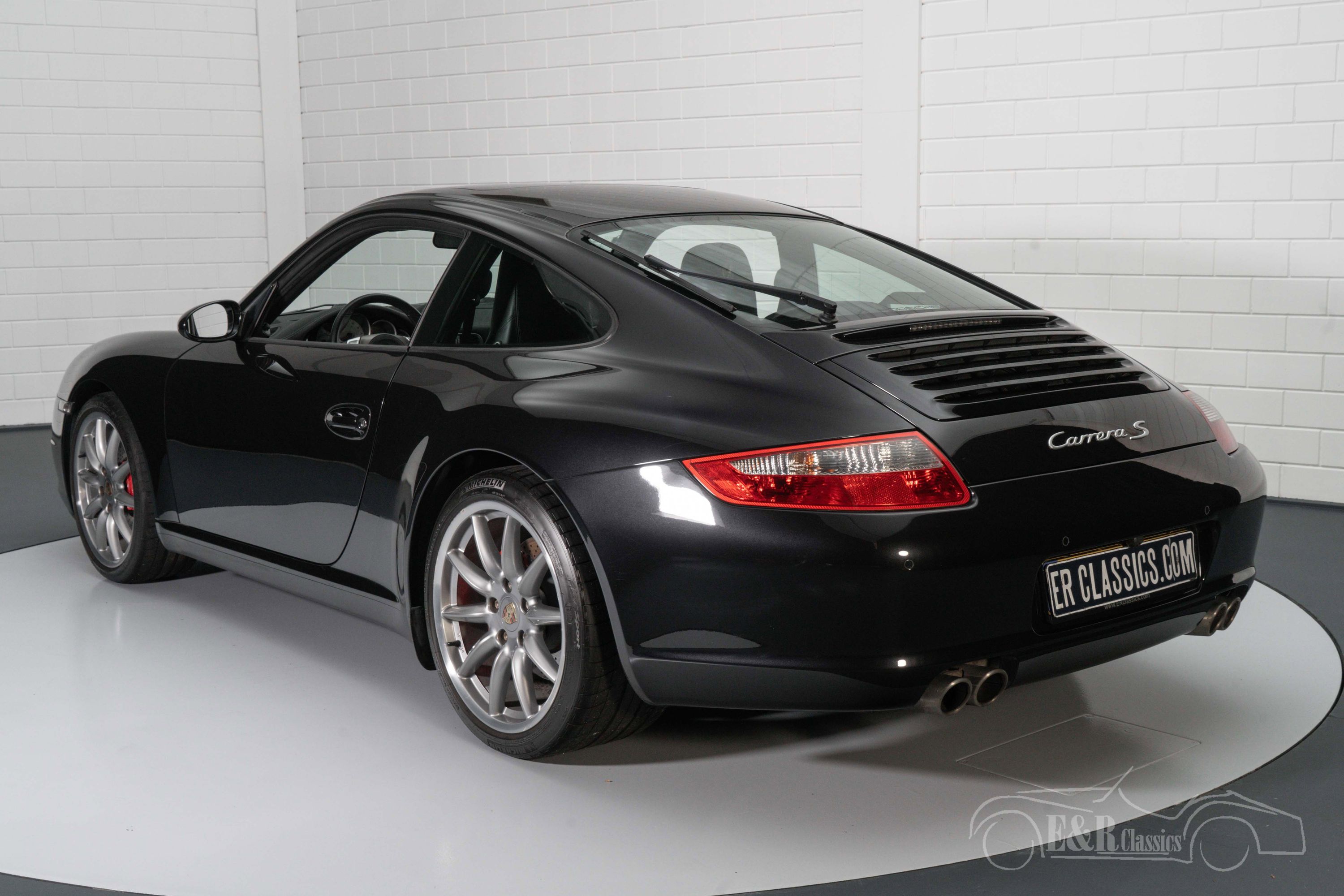 Porsche 911 Carrera S Coupe 11