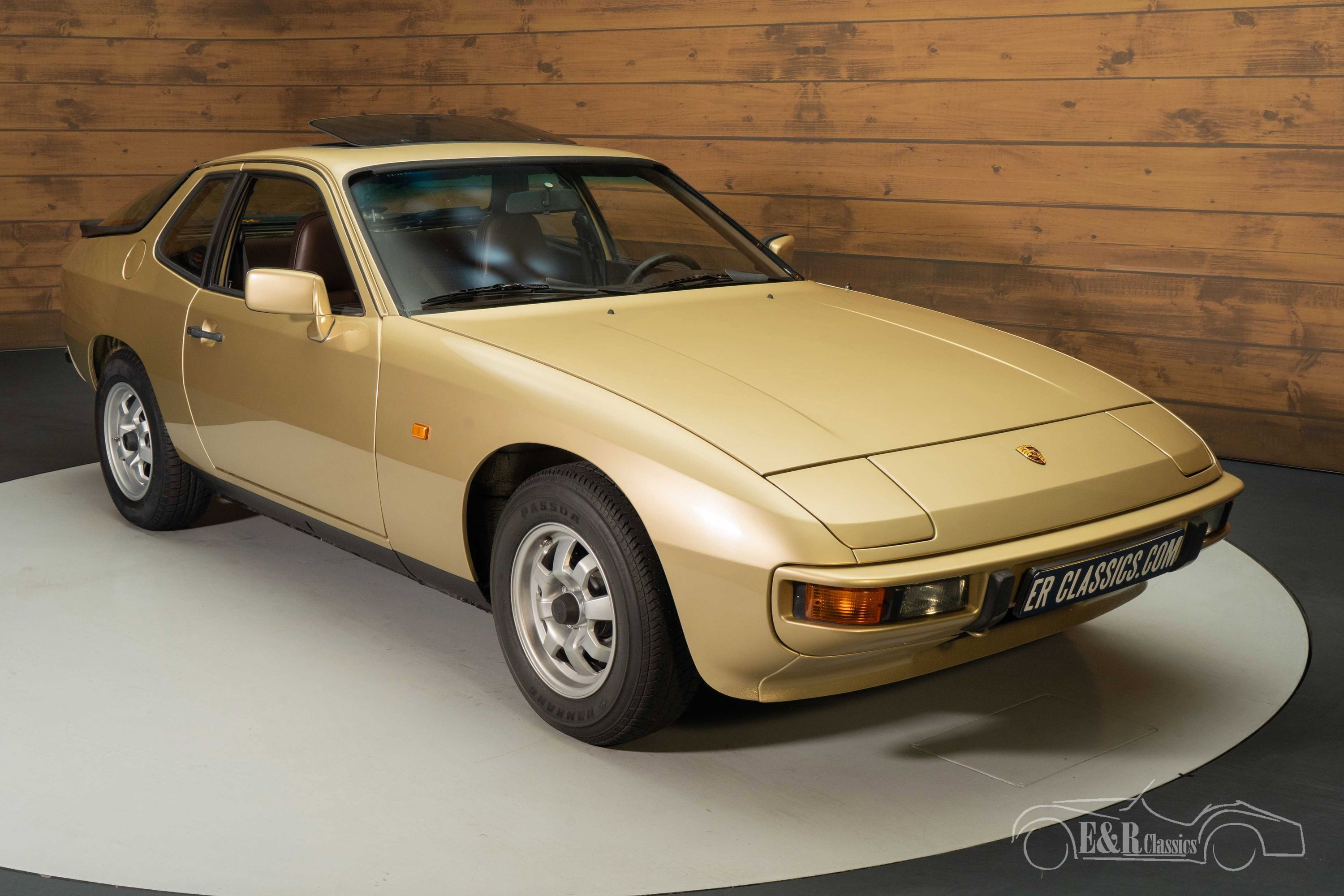 Porsche 924 4