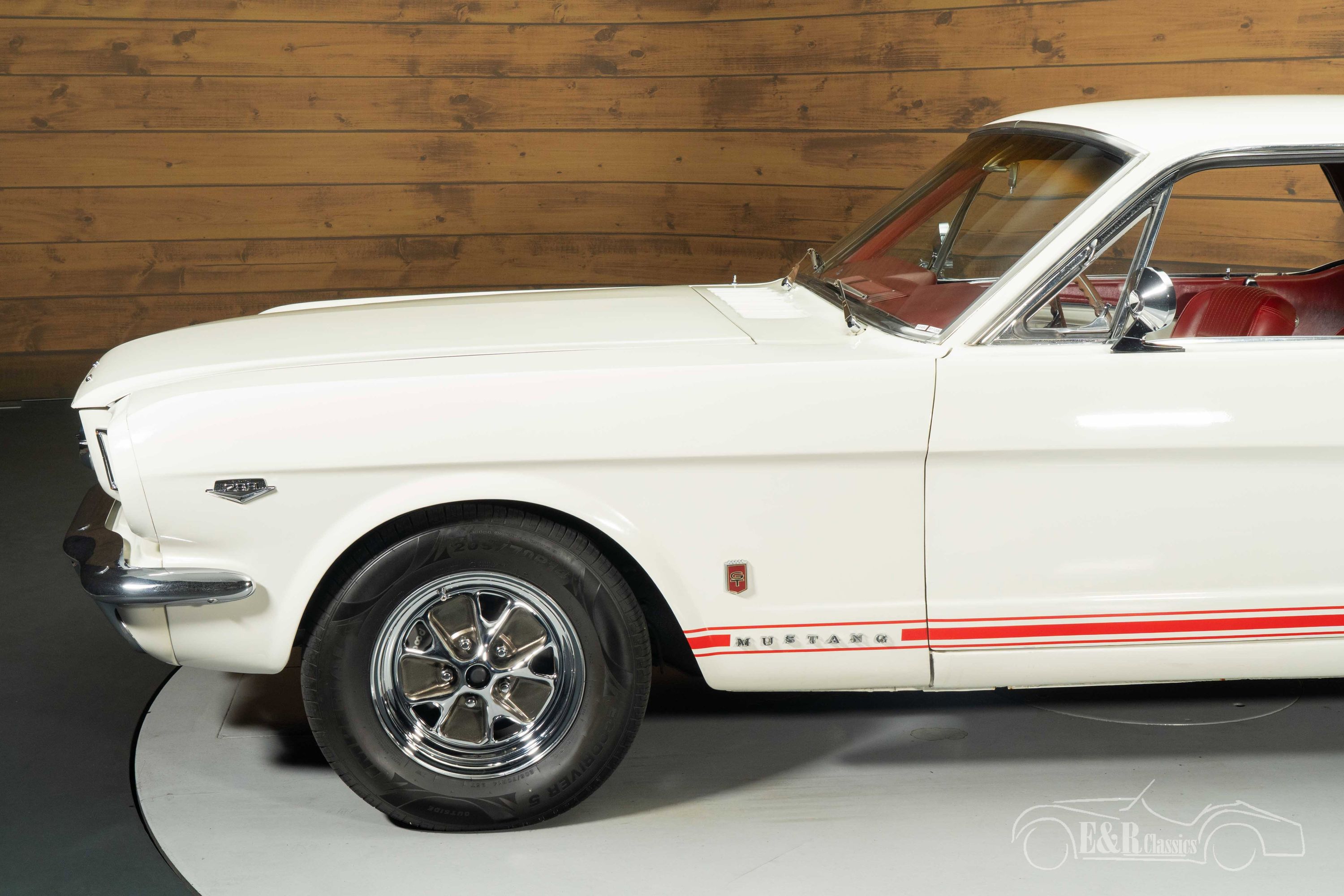 Ford Mustang 10