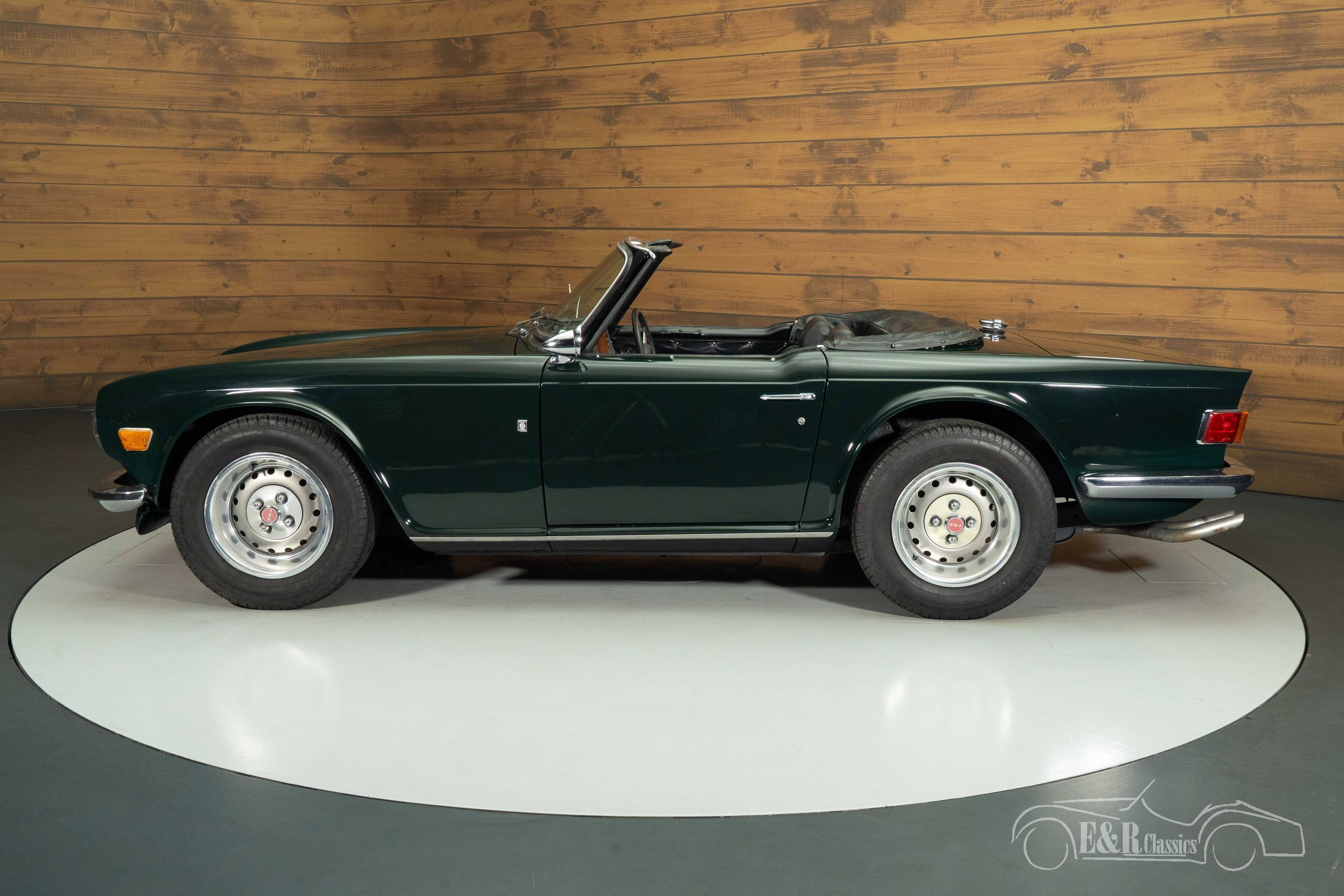 Triumph TR6 11