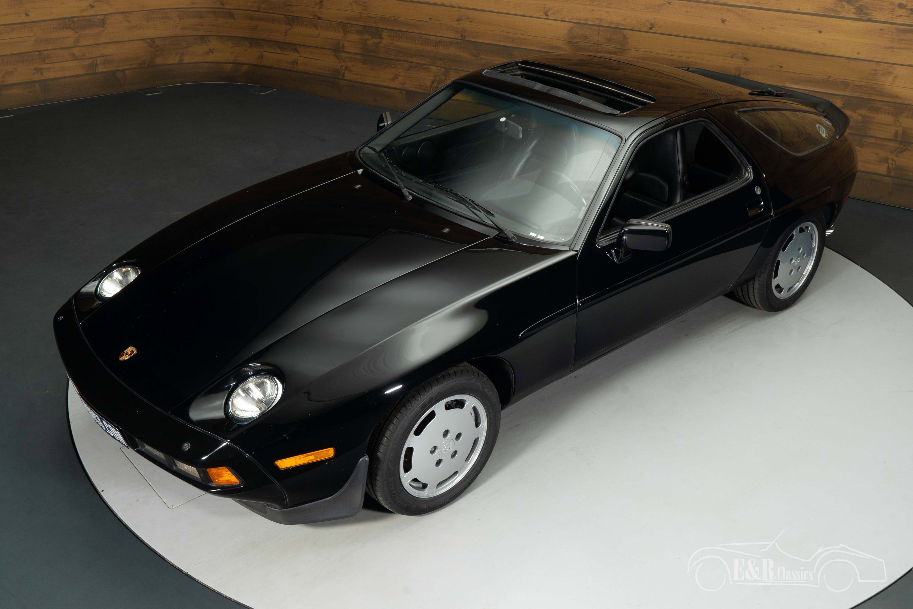 Porsche 928 S 2