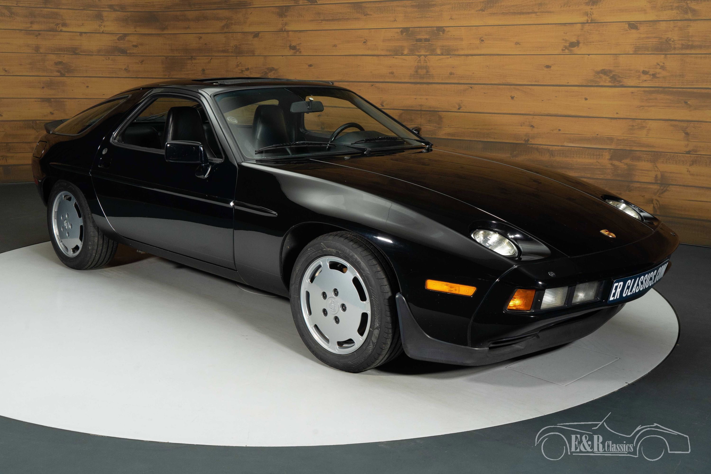 Porsche 928 S 5
