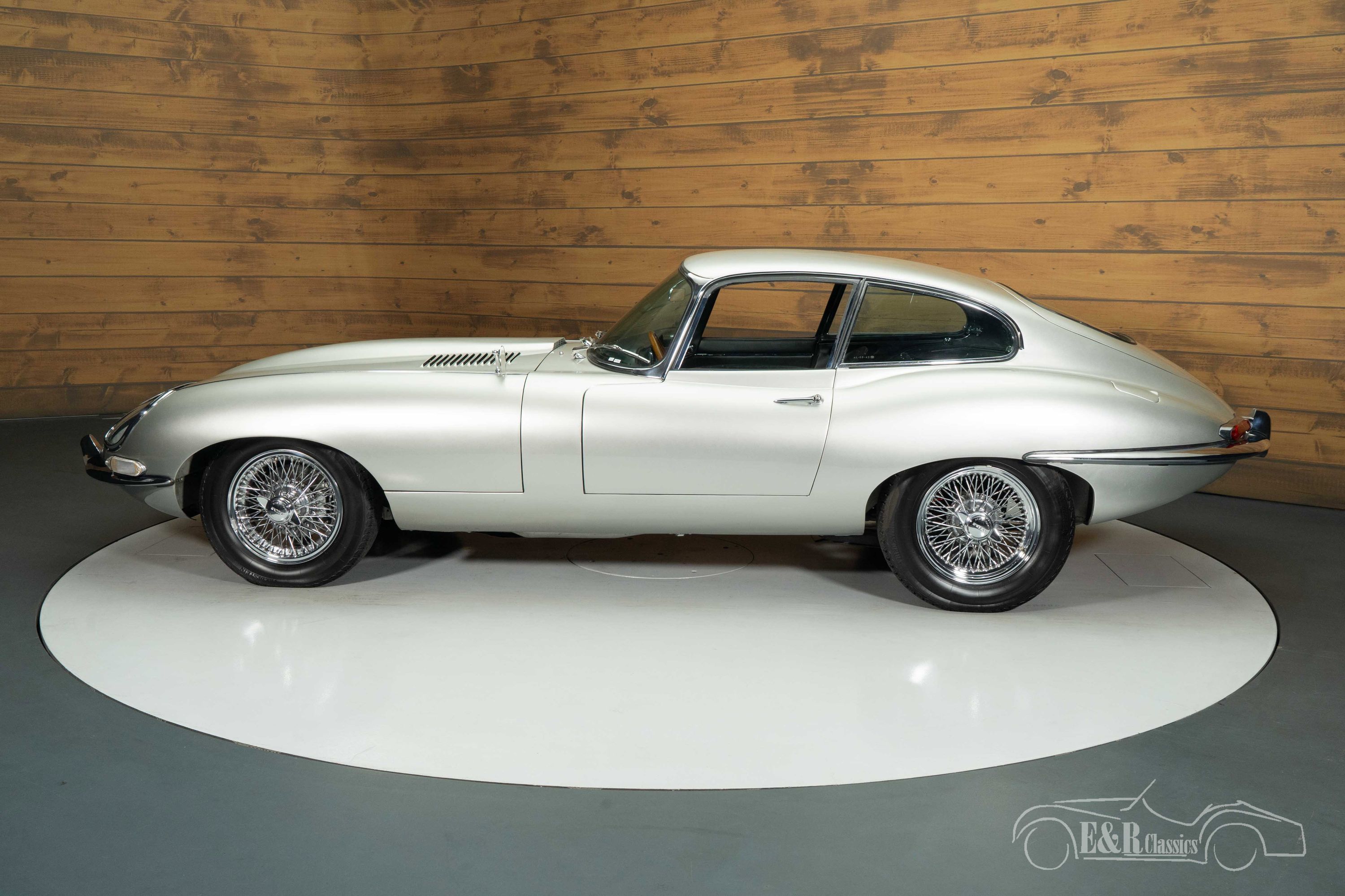 Jaguar E-type series 1 Coupe 11