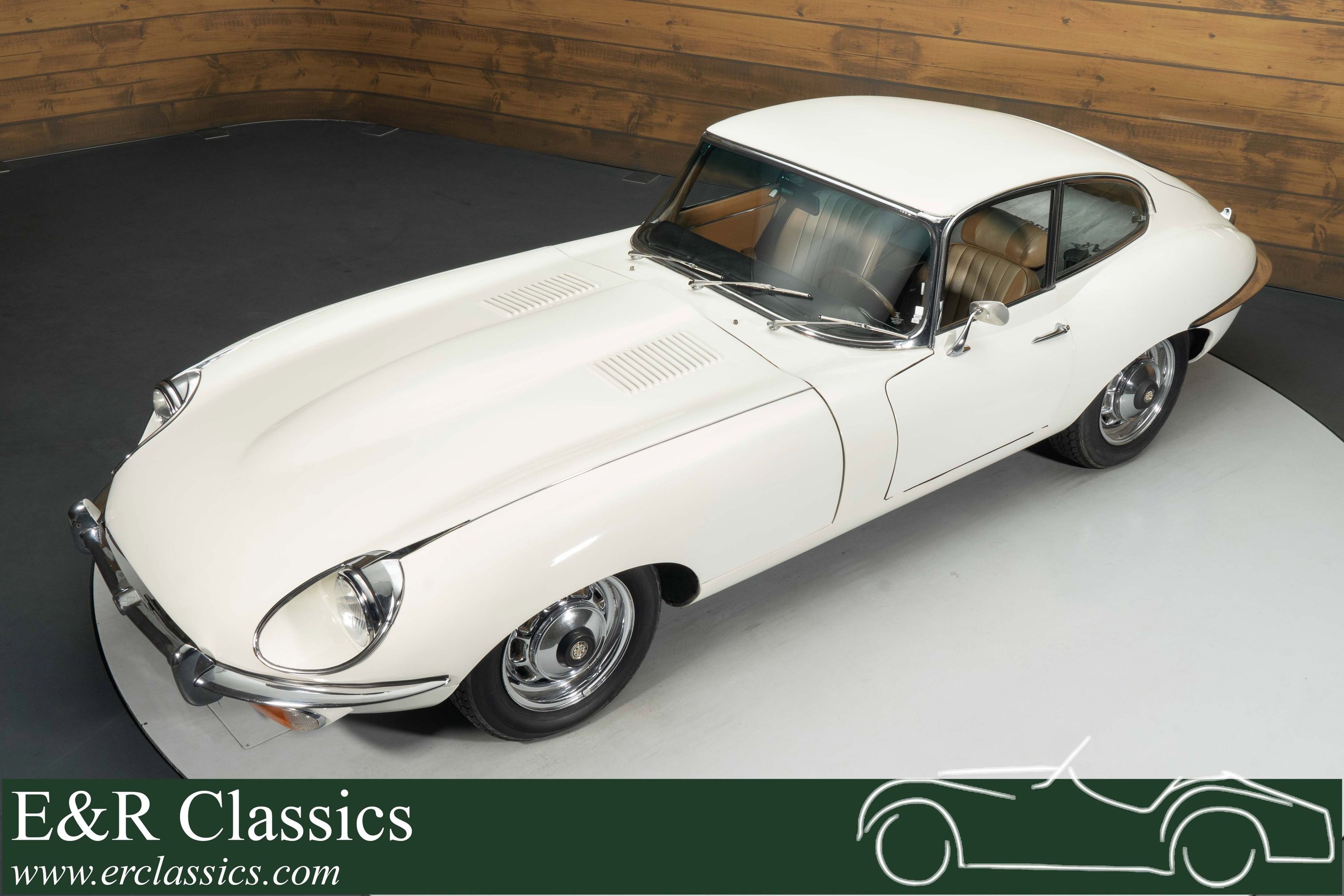 Jaguar E-Type Series 2 Coupe 4