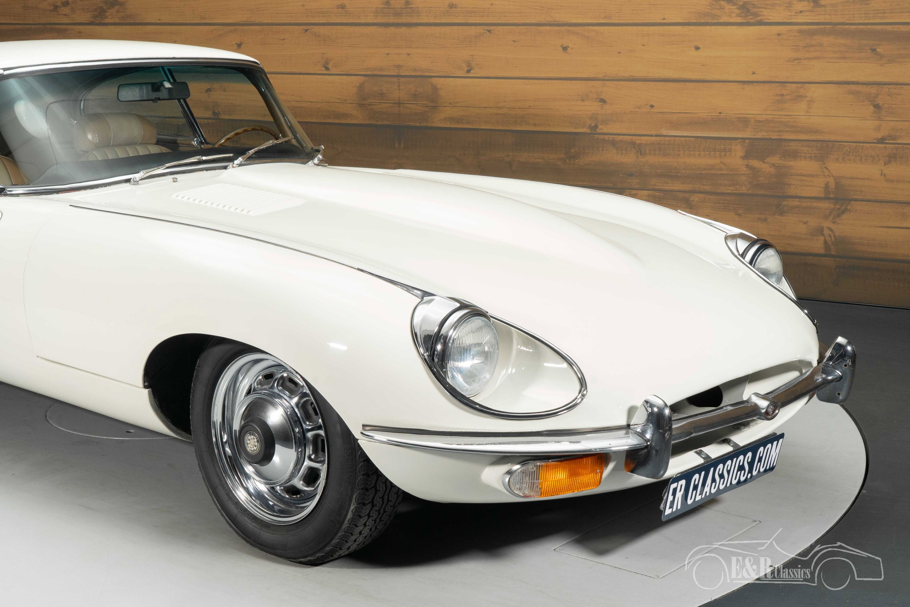 Jaguar E-Type Series 2 Coupe 6
