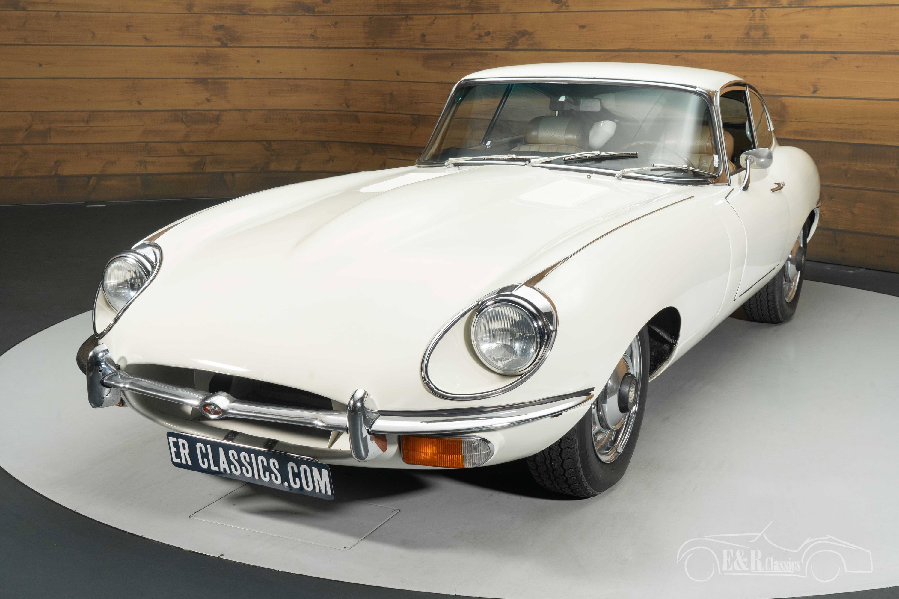 Jaguar E-Type Series 2 Coupe 8