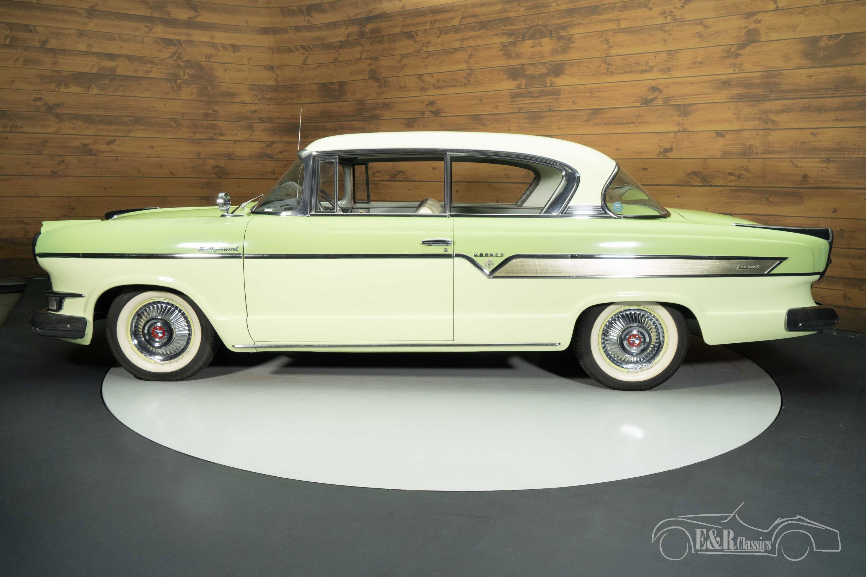 Hornet V8 Hollywood Hardtop 11