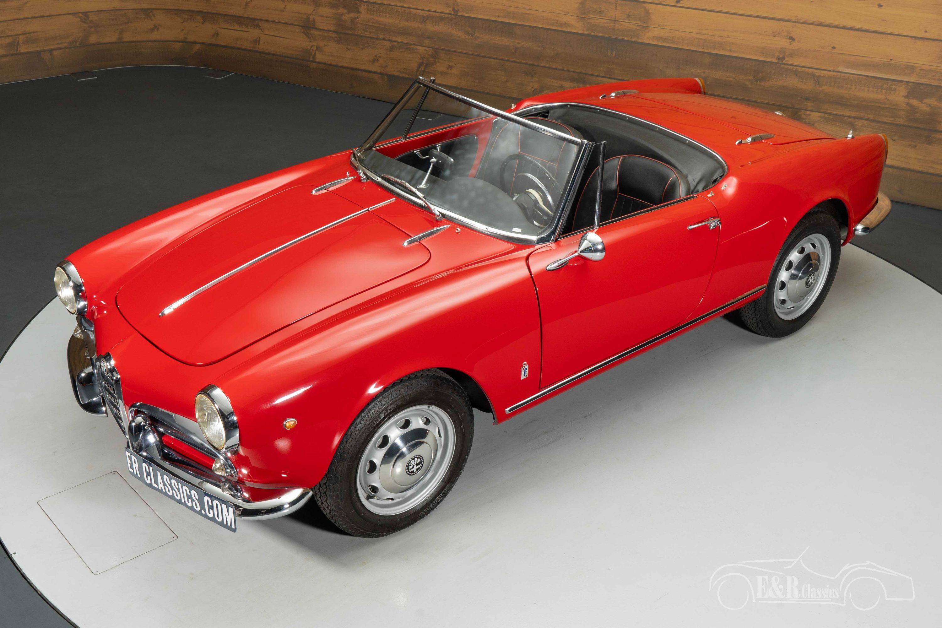 Alfa Romeo Giulietta Spider 2