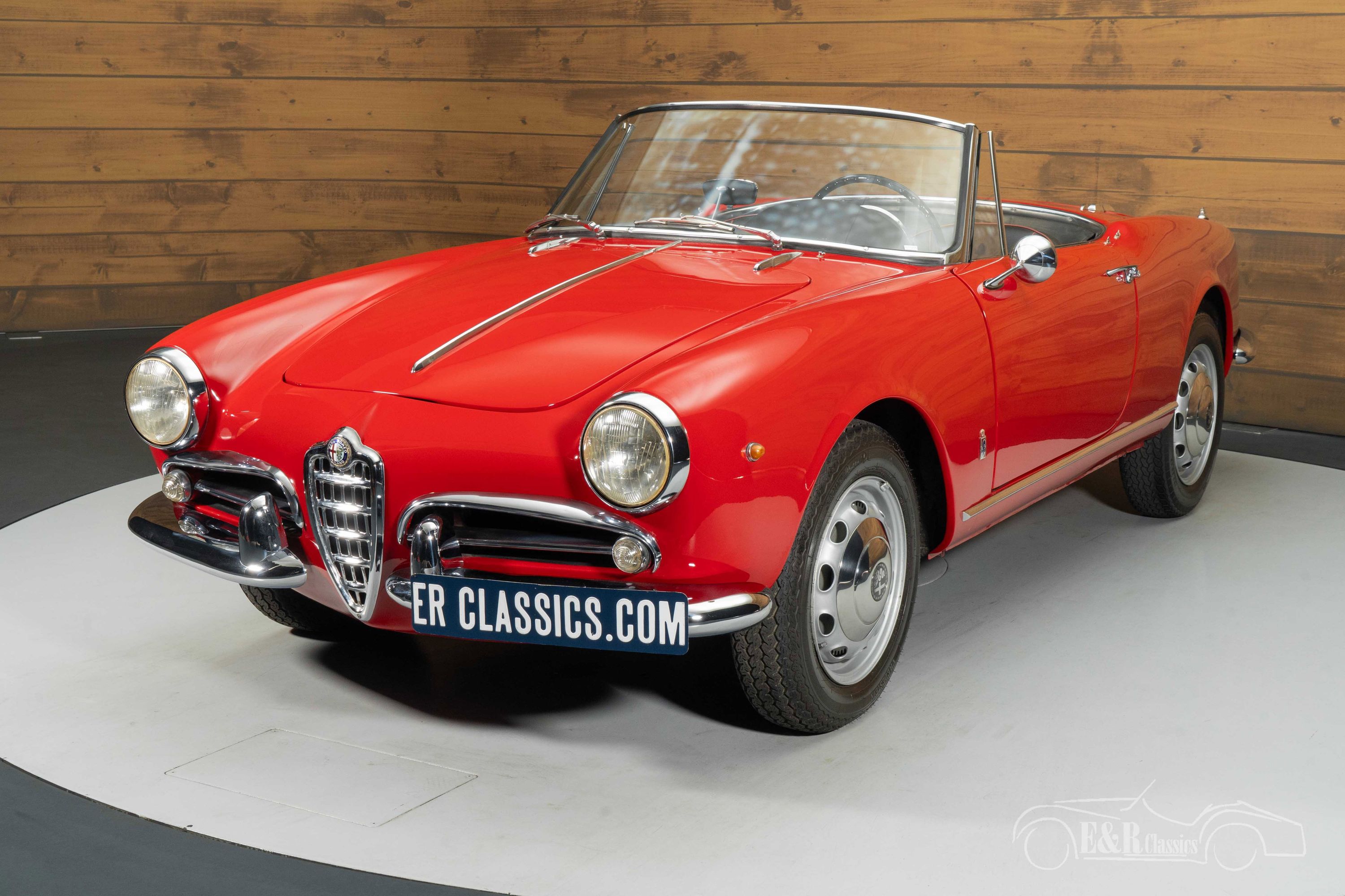 Alfa Romeo Giulietta Spider 8