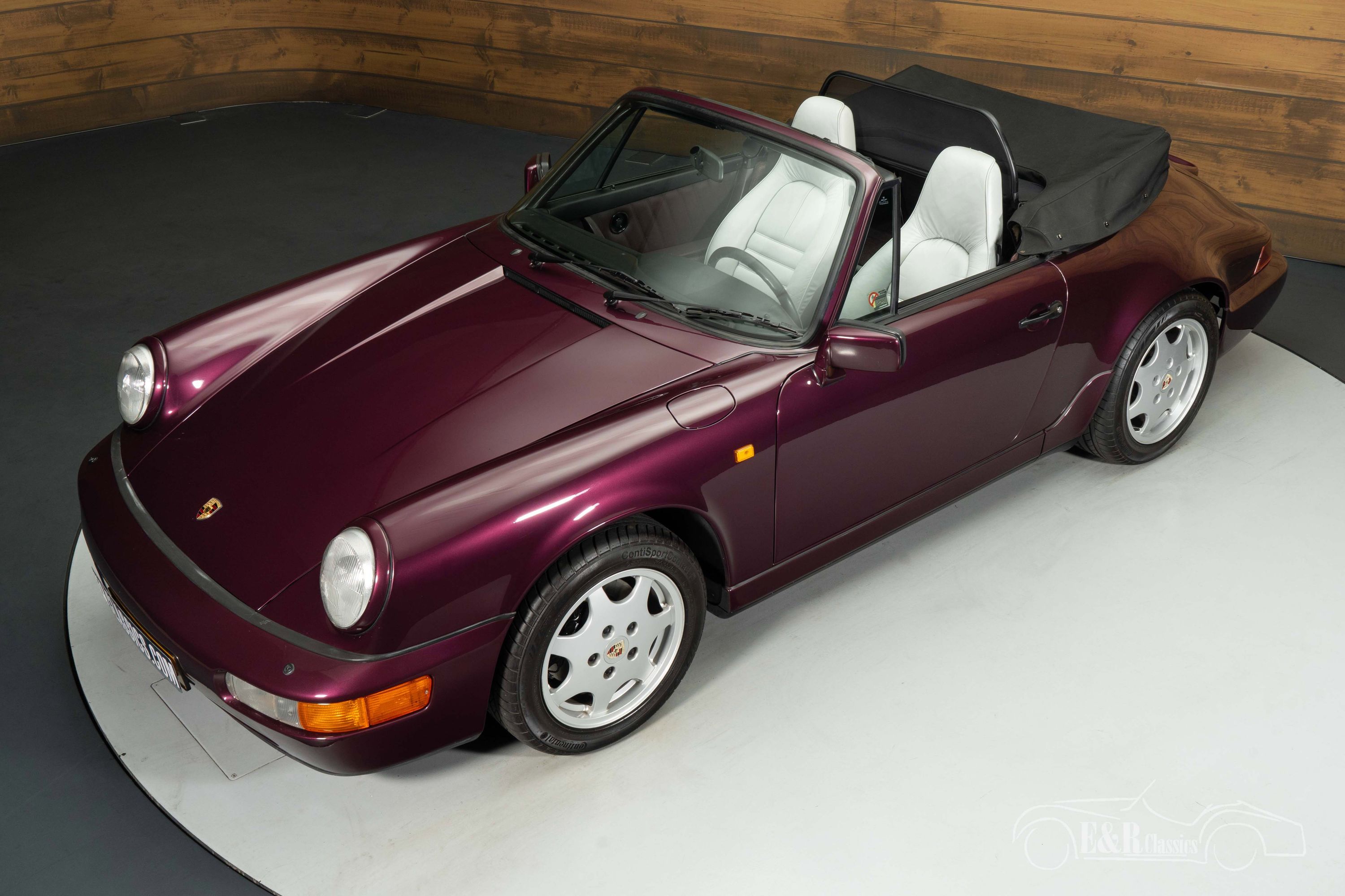 Porsche 911 Carrera 4 Cabriolet 2