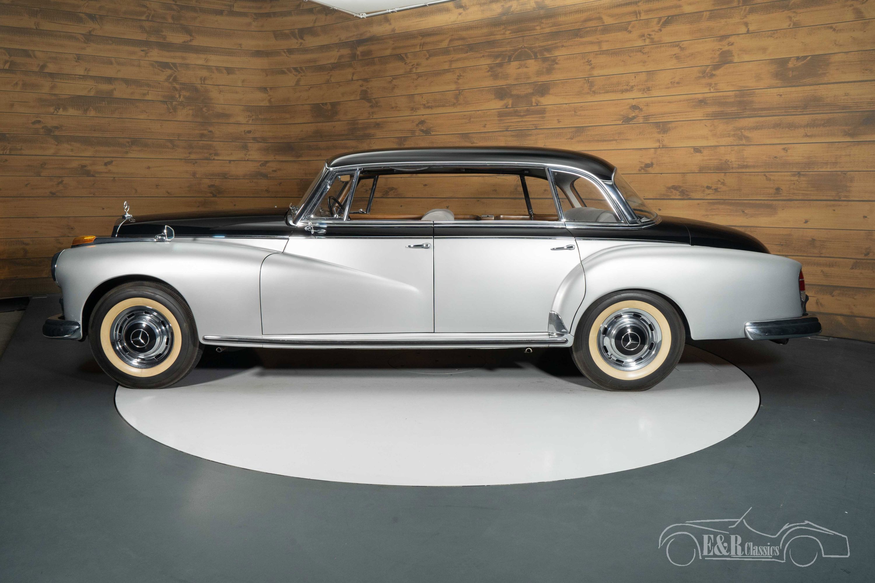 Mercedes-Benz 300D Adenauer 10