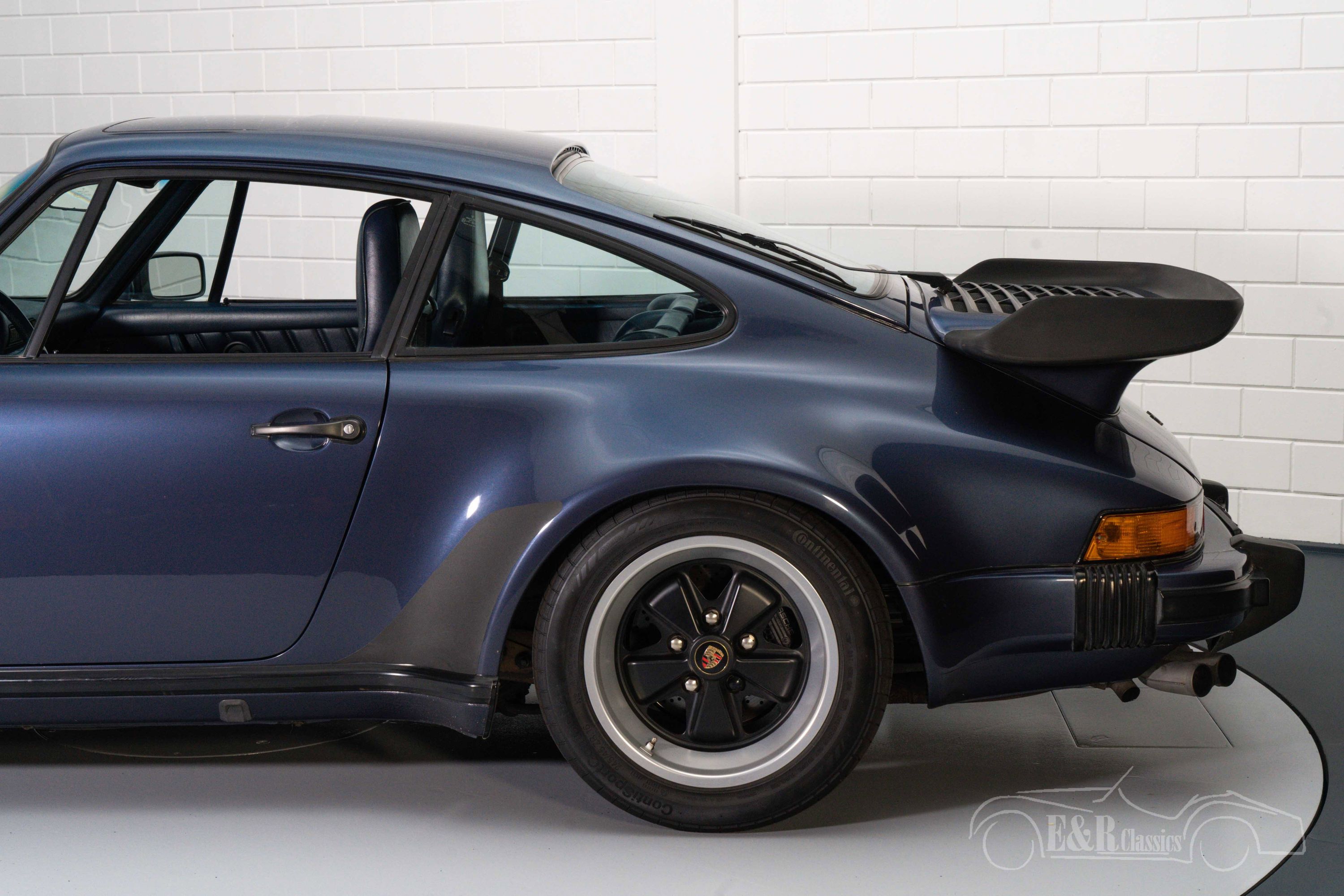Porsche 930 Turbo 5
