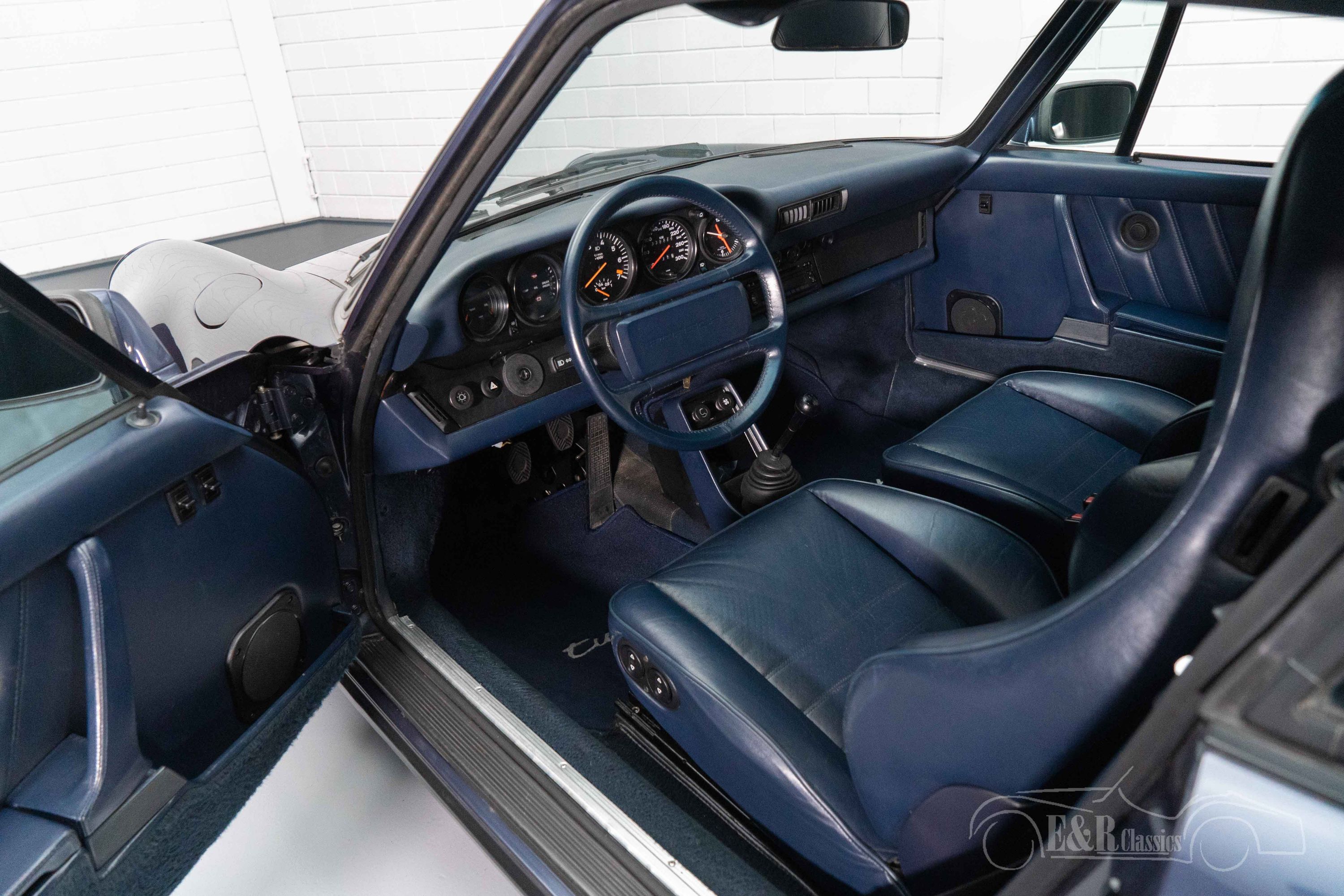 Porsche 930 Turbo 10