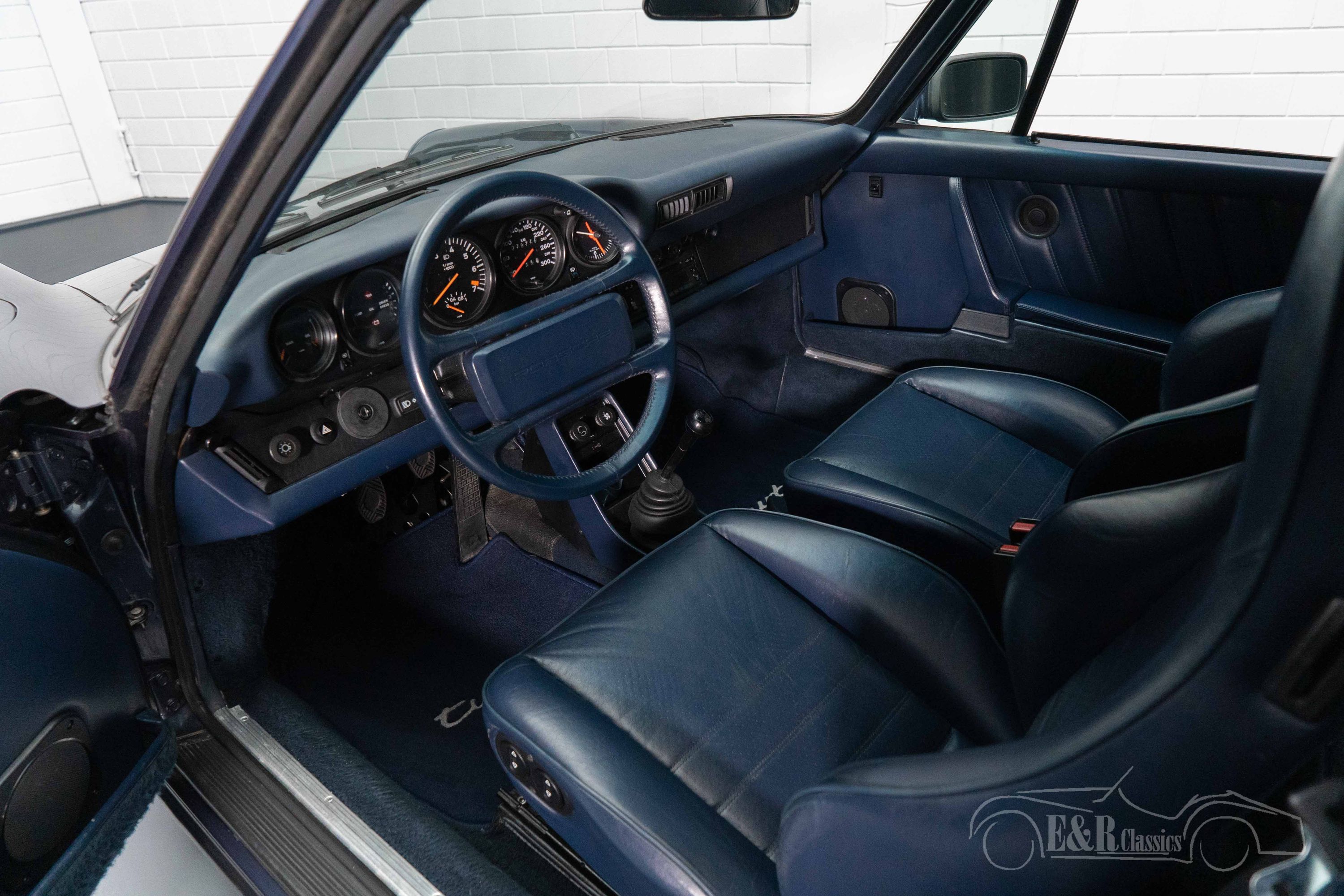Porsche 930 Turbo 11
