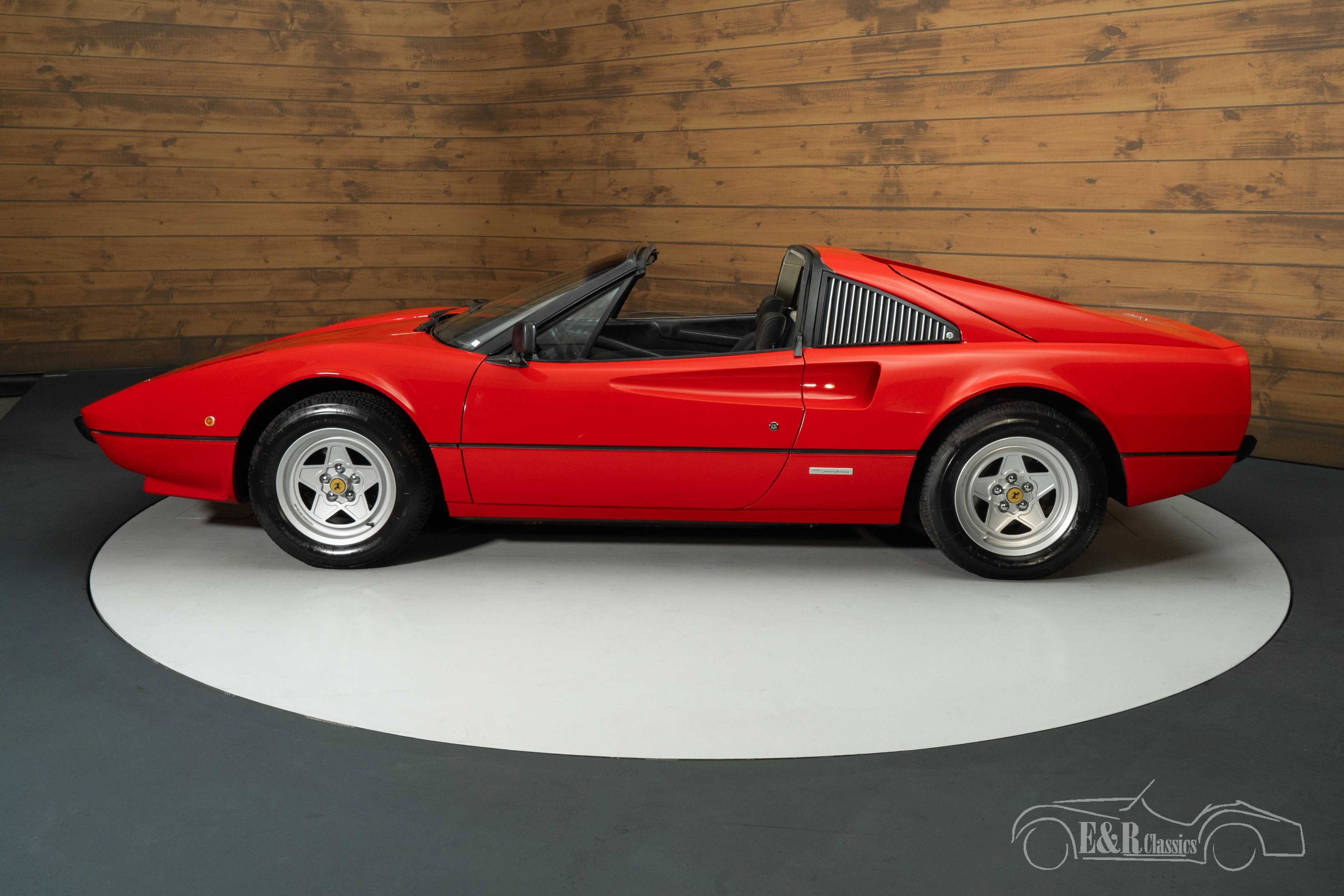 Ferrari 308 GTSi 10