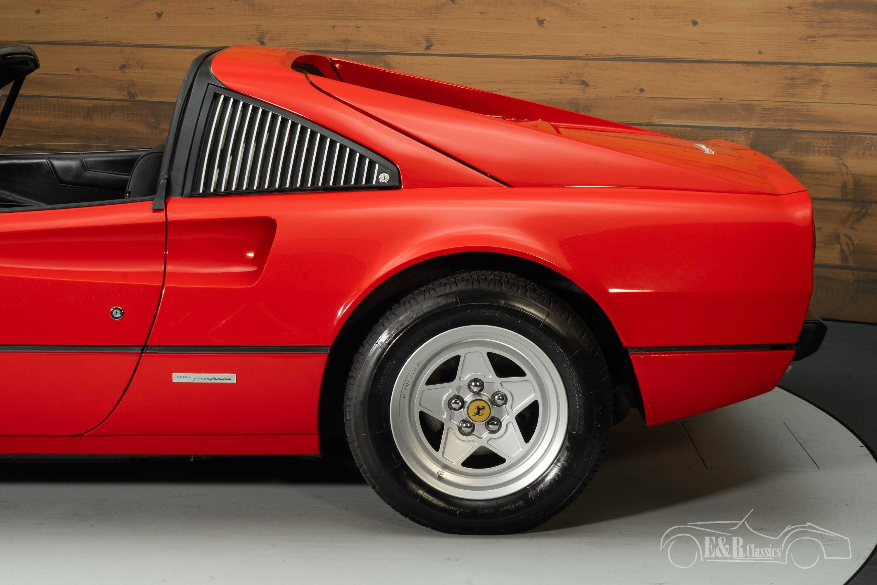 Ferrari 308 GTSi 11