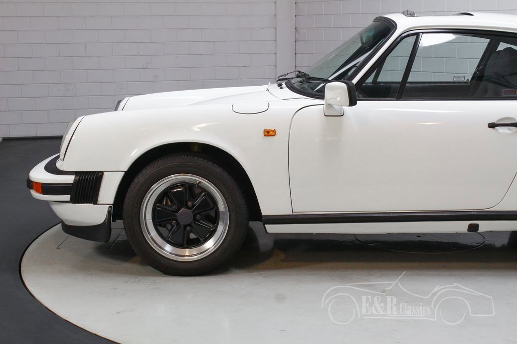 Porsche 911 SC Coupe 9