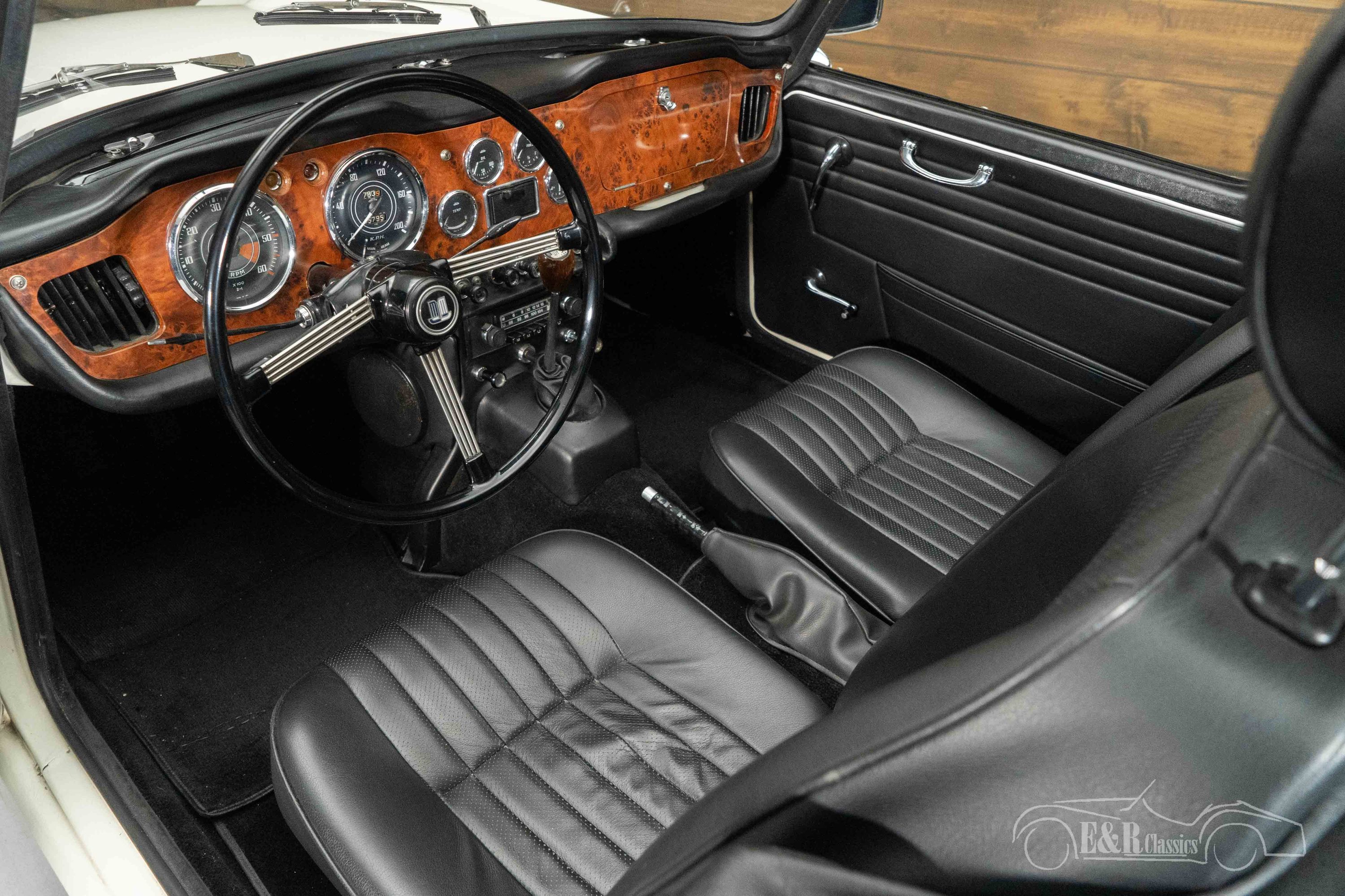 Triumph TR4A IRS 3