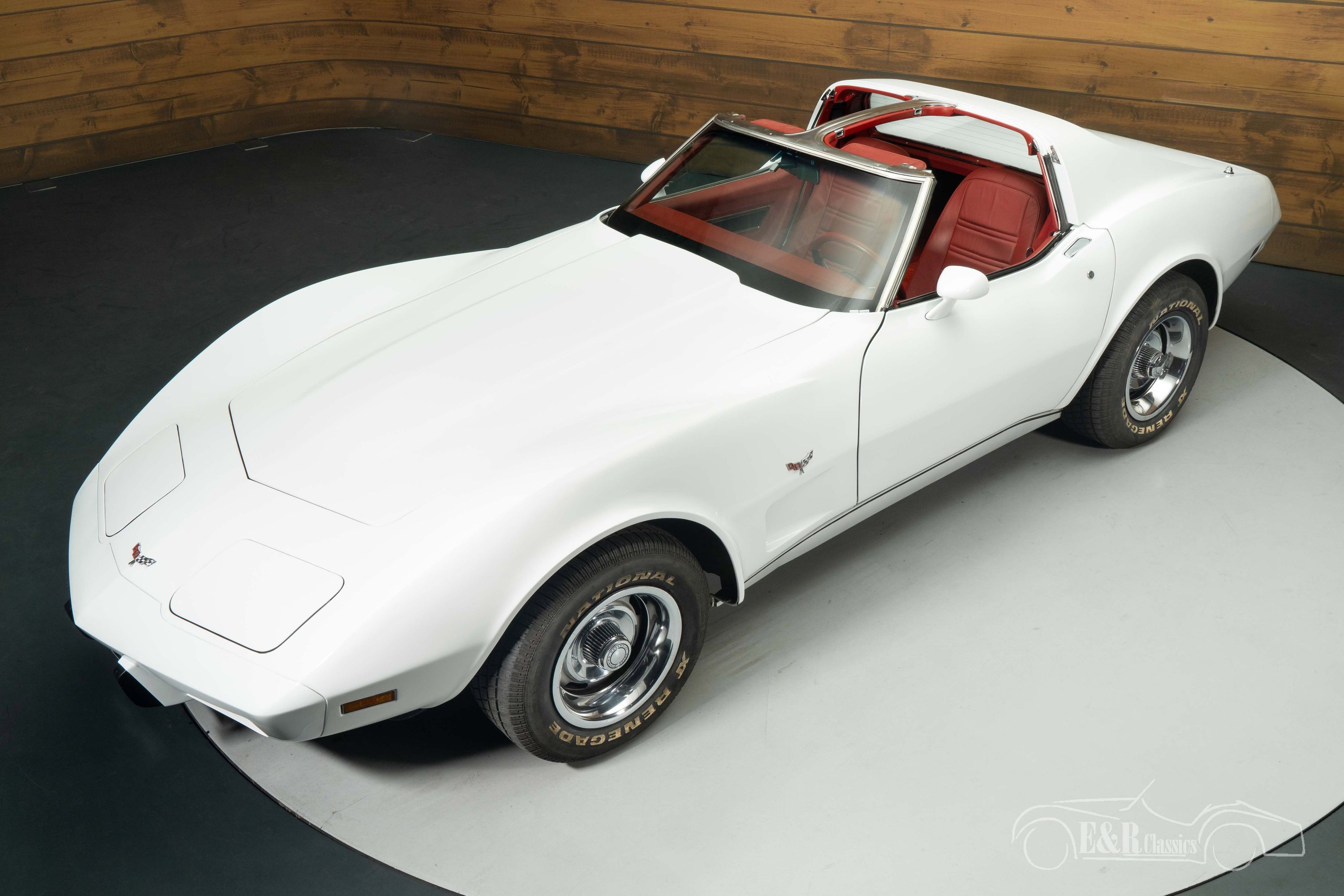 Chevrolet Corvette C3 Stingray 2